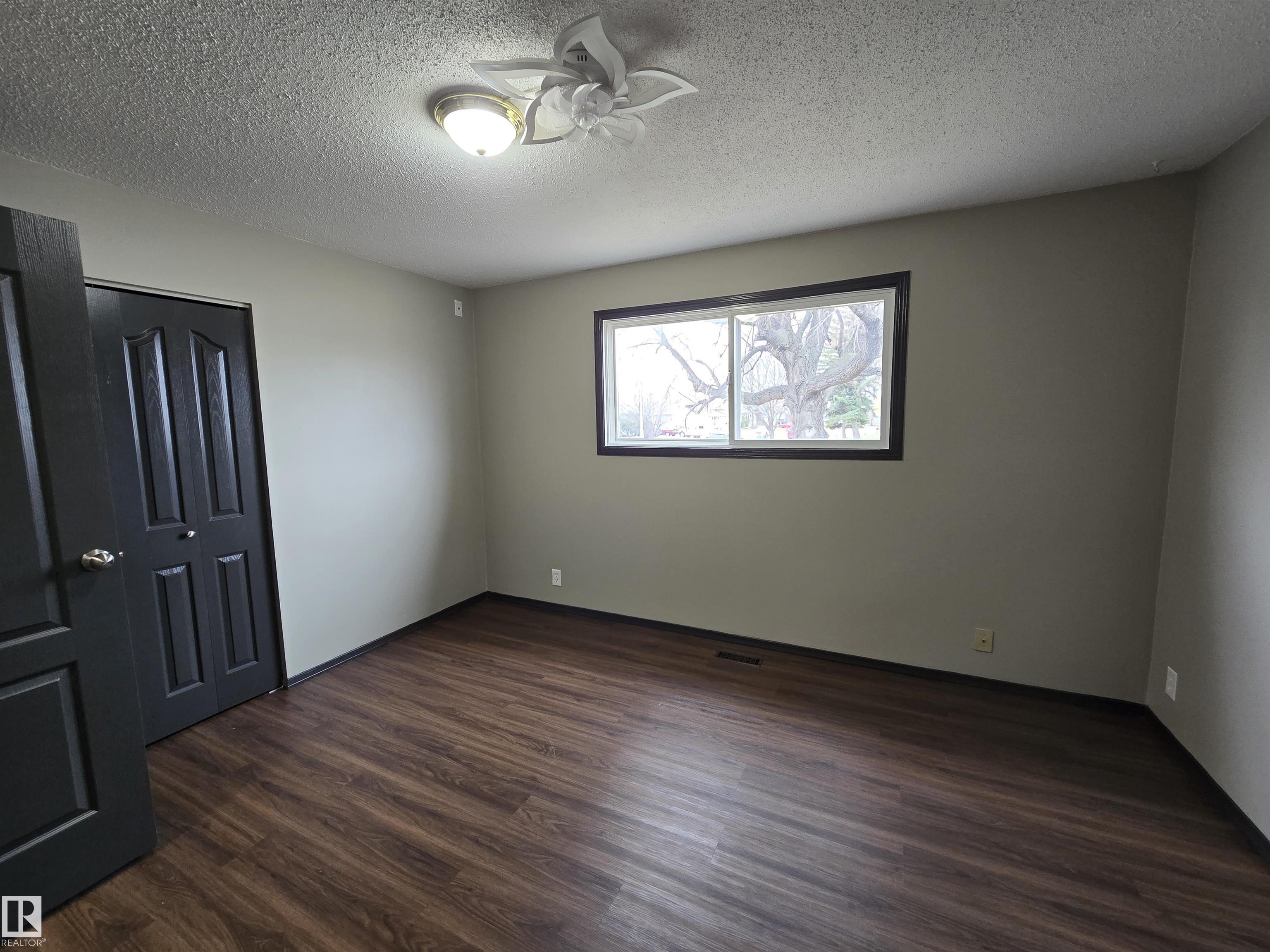 Photo 12 at 4101 South Park Drive, South Park, Leduc