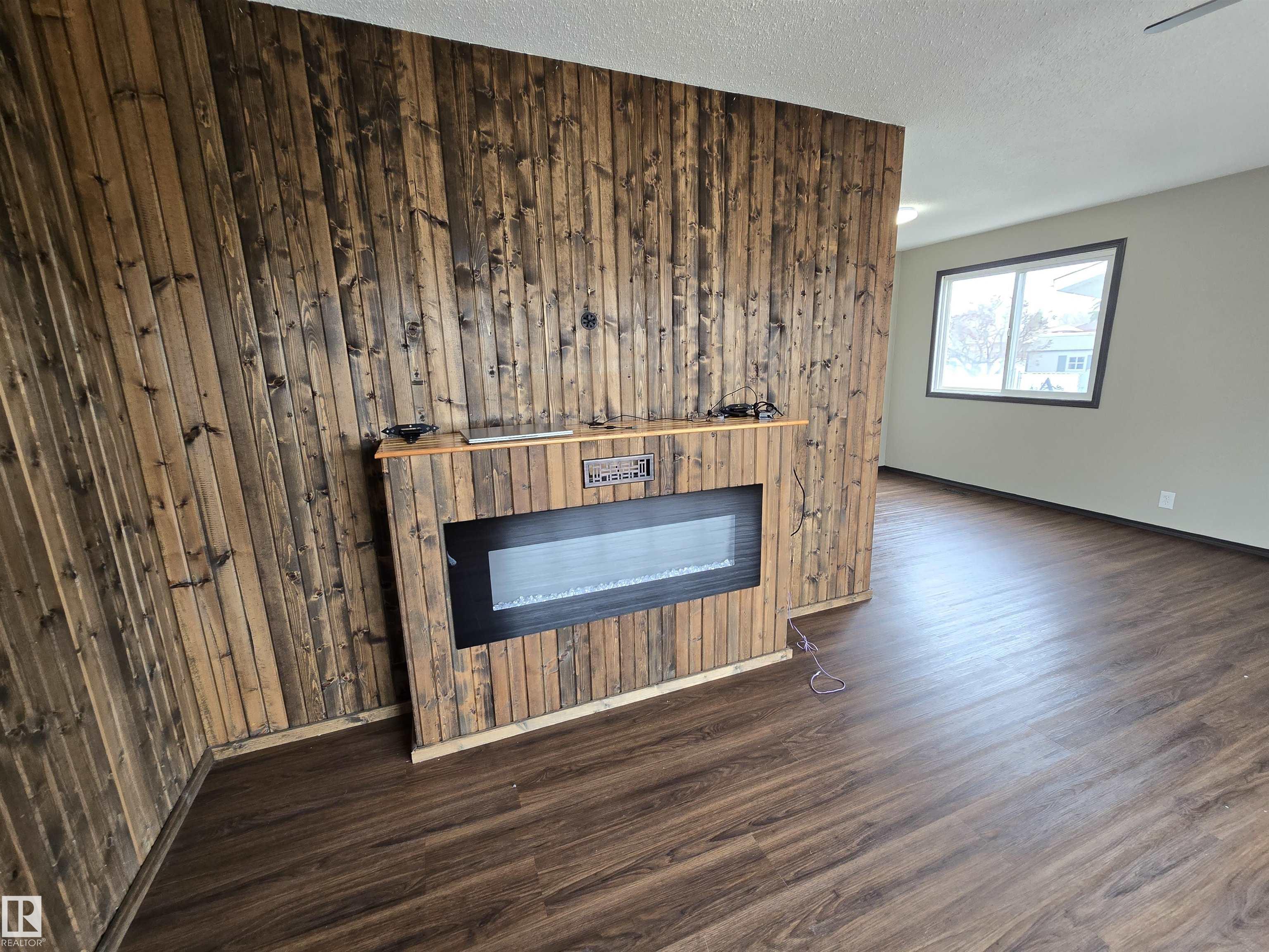 Photo 7 at 4101 South Park Drive, South Park, Leduc