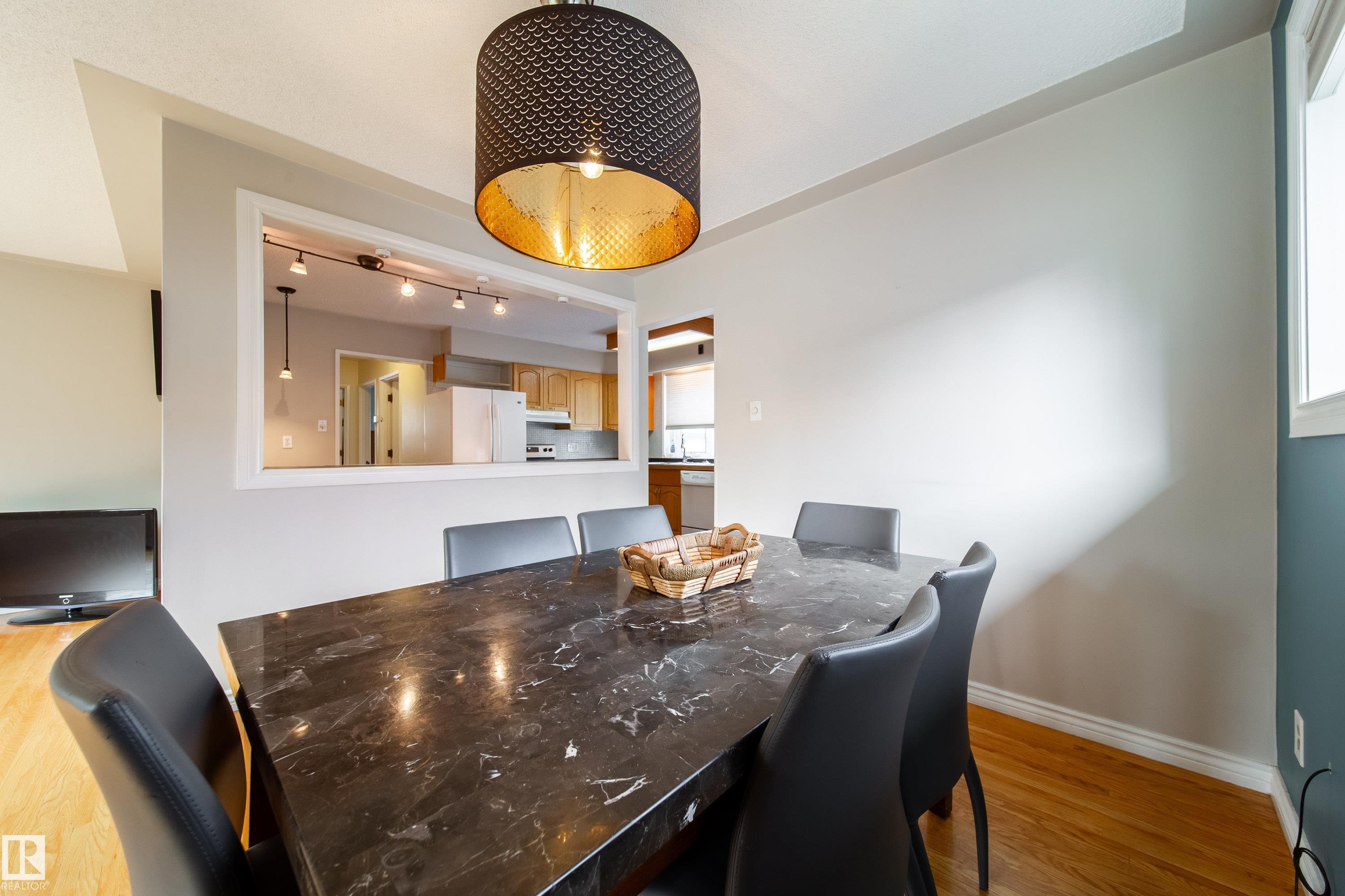 Photo 12 at 7135 87 Street NW, Avonmore, Edmonton