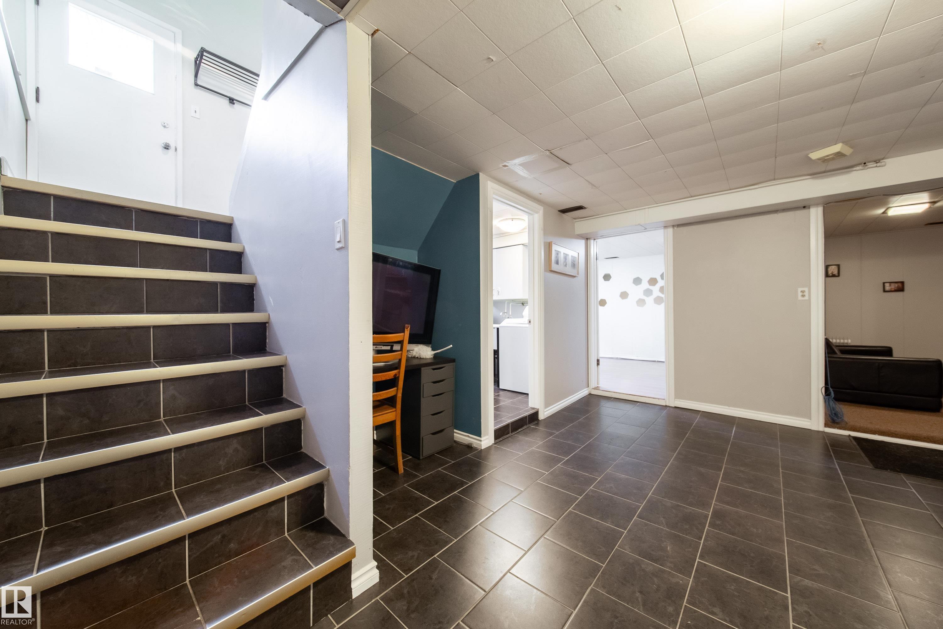 Photo 32 at 7135 87 Street NW, Avonmore, Edmonton