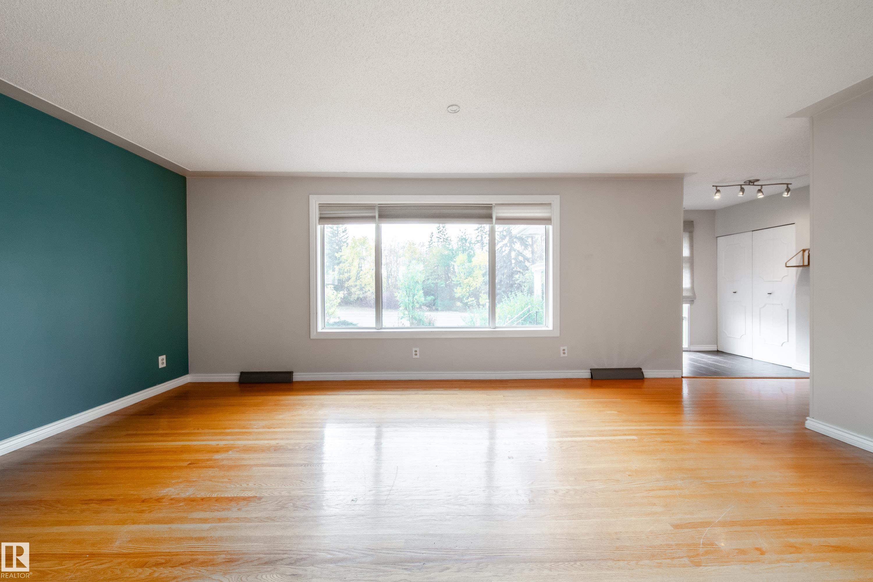 Photo 10 at 7135 87 Street NW, Avonmore, Edmonton