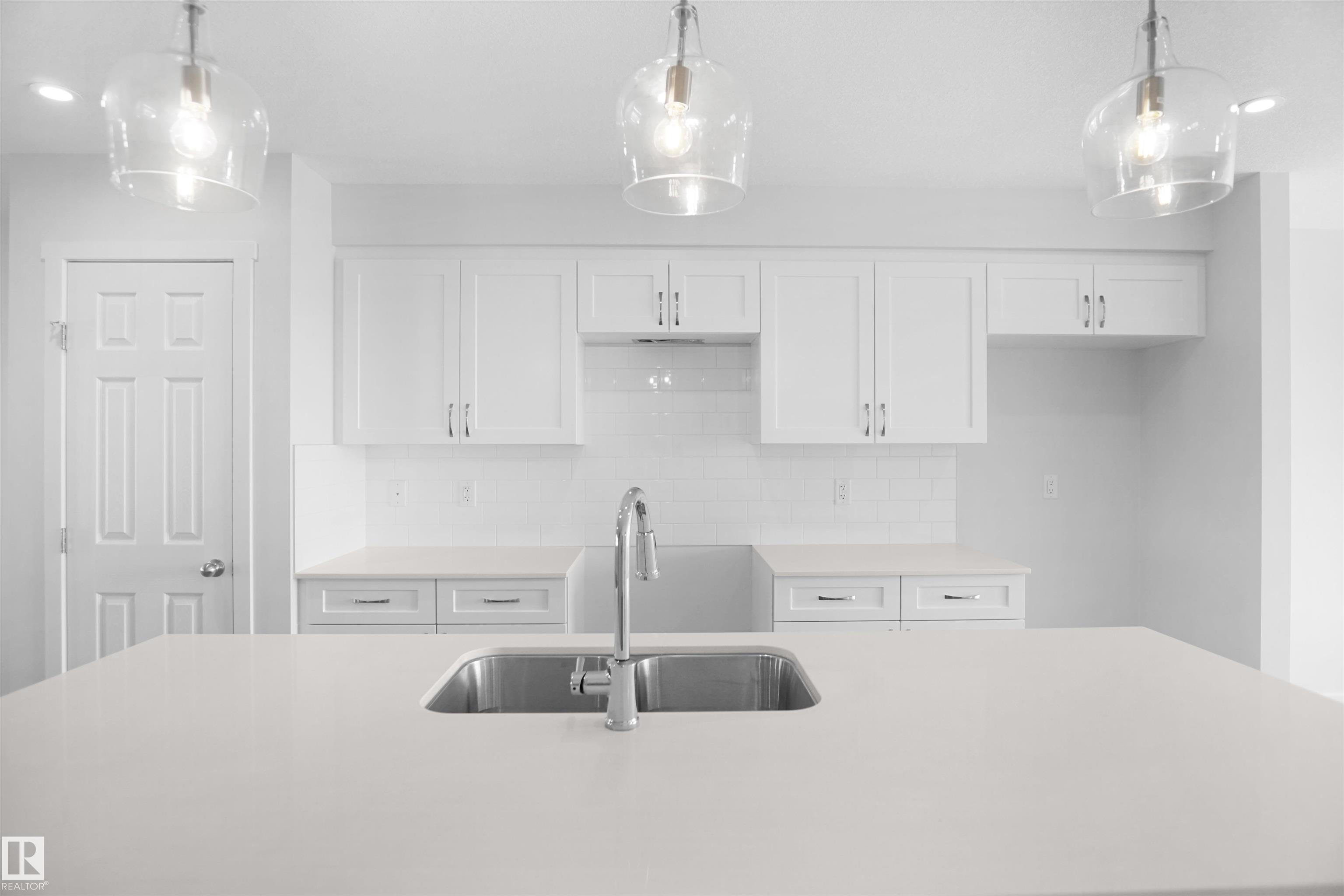 Photo 8 at 22943 82 Avenue NW, Rosenthal, Edmonton