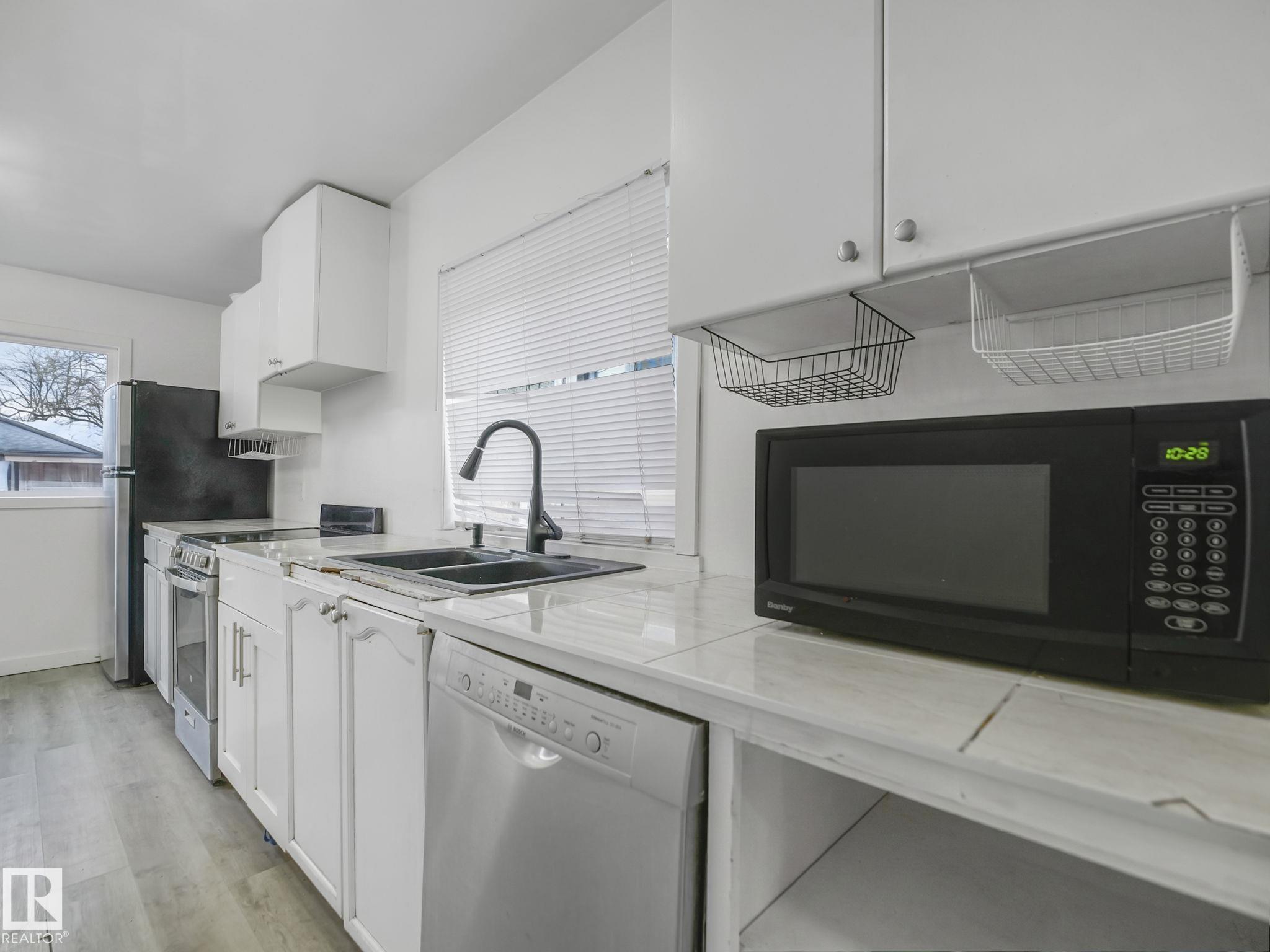 Photo 16 at 9632 106a Avenue NW, Mccauley, Edmonton