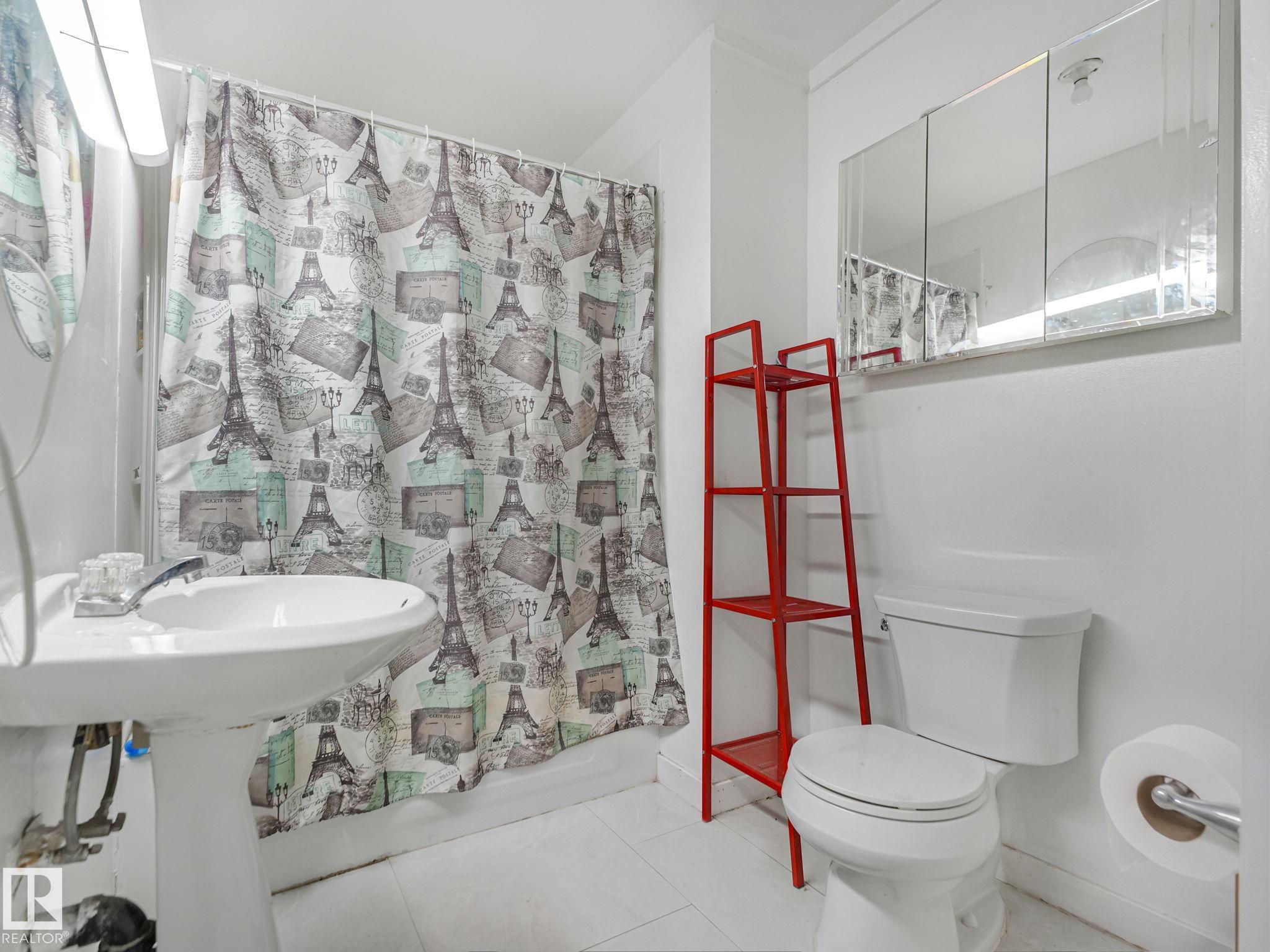 Photo 21 at 9632 106a Avenue NW, Mccauley, Edmonton