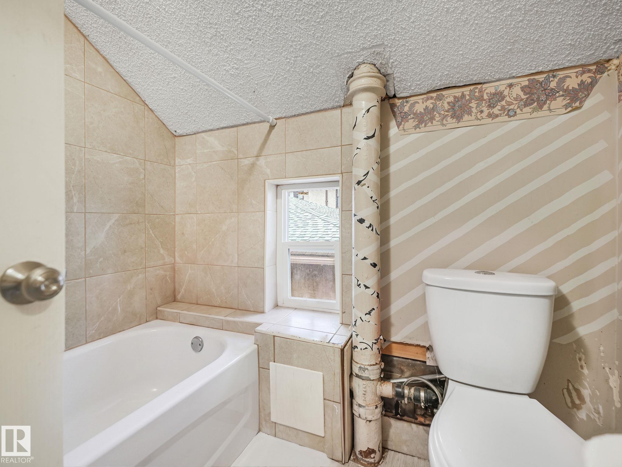 Photo 36 at 9632 106a Avenue NW, Mccauley, Edmonton