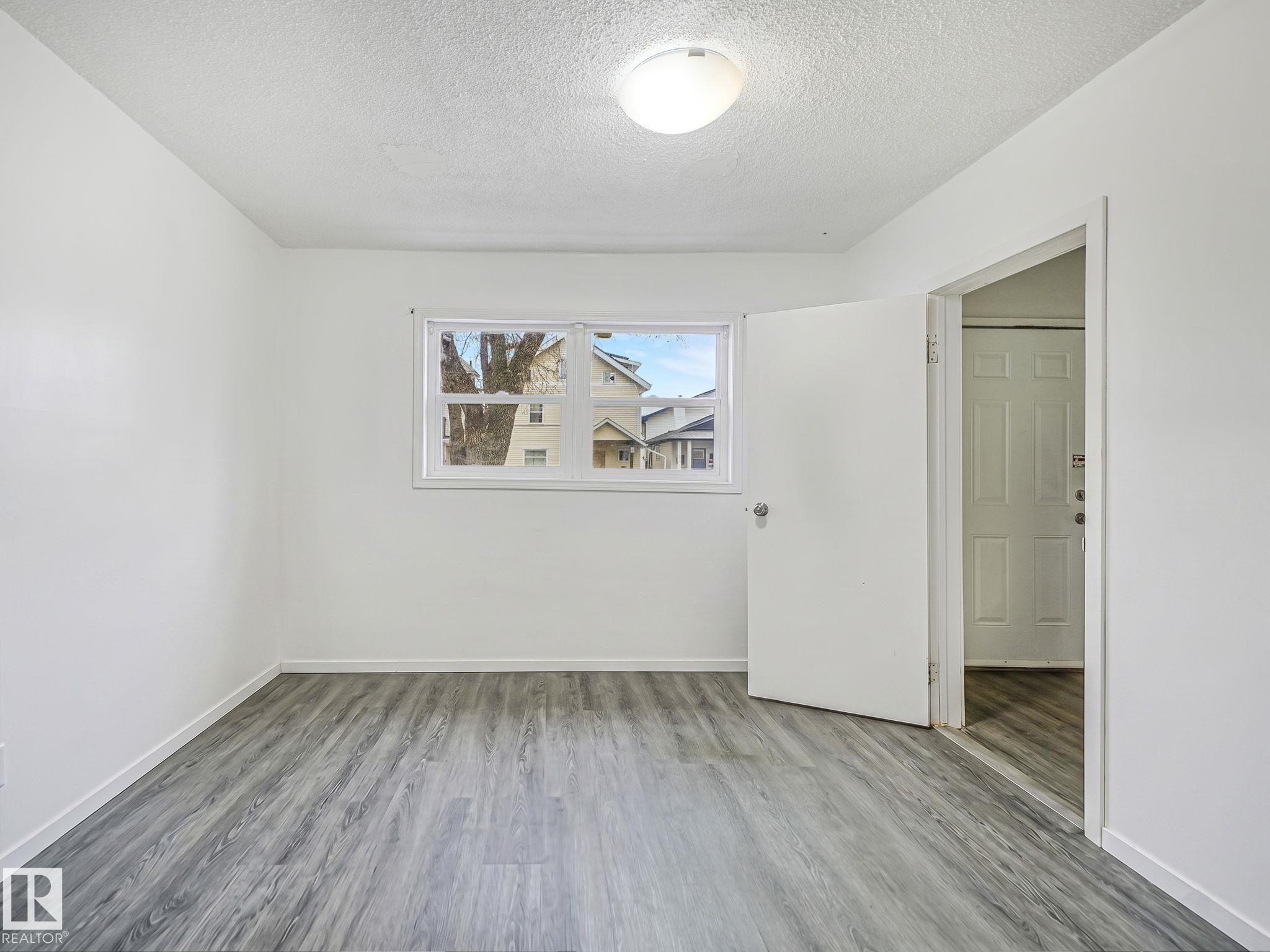 Photo 10 at 9632 106a Avenue NW, Mccauley, Edmonton