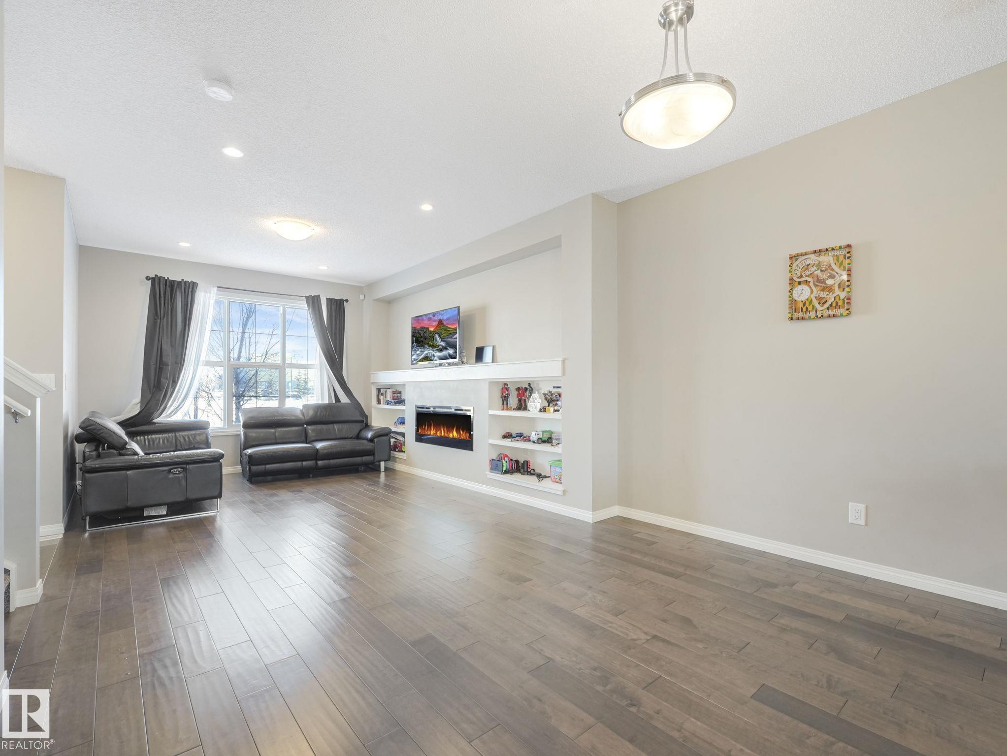 Photo 9 at 8119 Chappelle Way SW, Chappelle Area, Edmonton