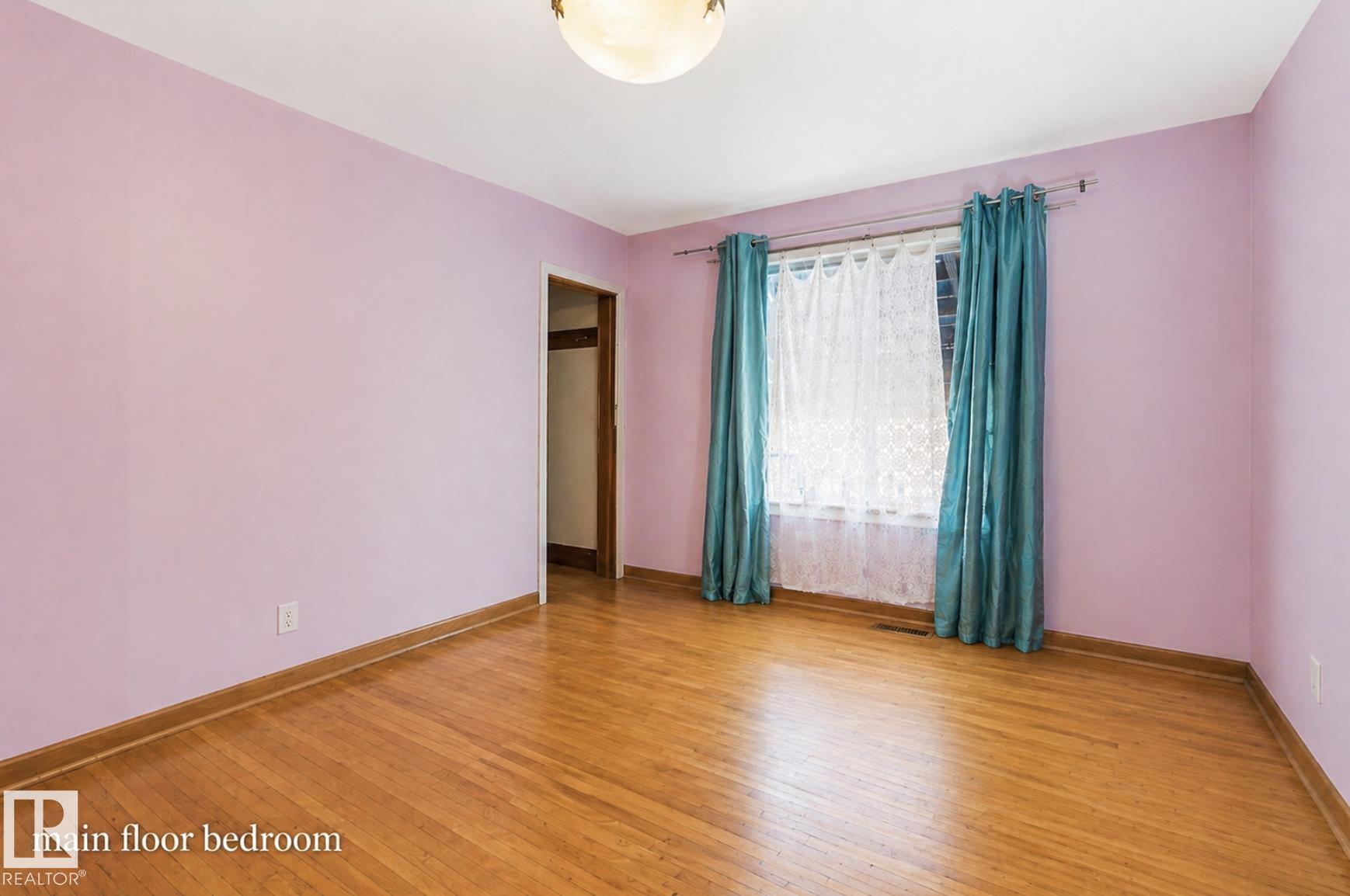 Photo 14 at 7703 77 Avenue NW, King Edward Park, Edmonton