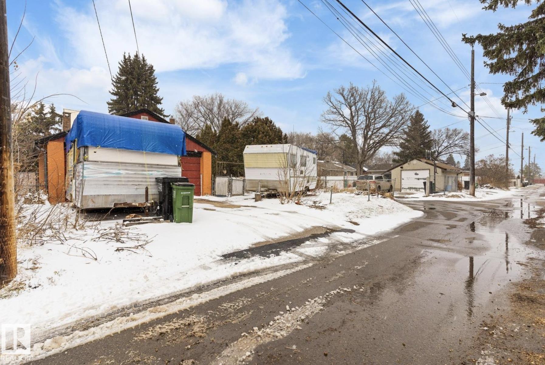 Photo 34 at 7703 77 Avenue NW, King Edward Park, Edmonton