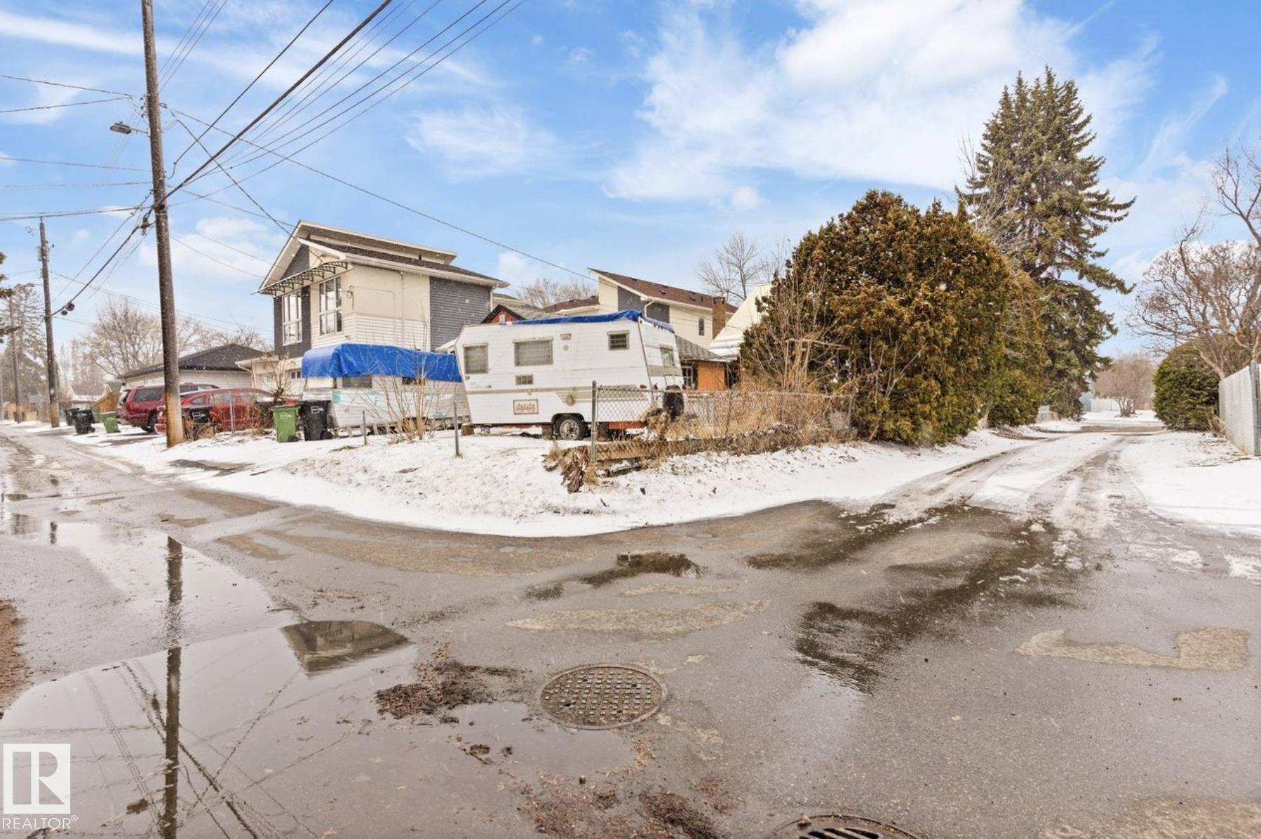 Photo 35 at 7703 77 Avenue NW, King Edward Park, Edmonton