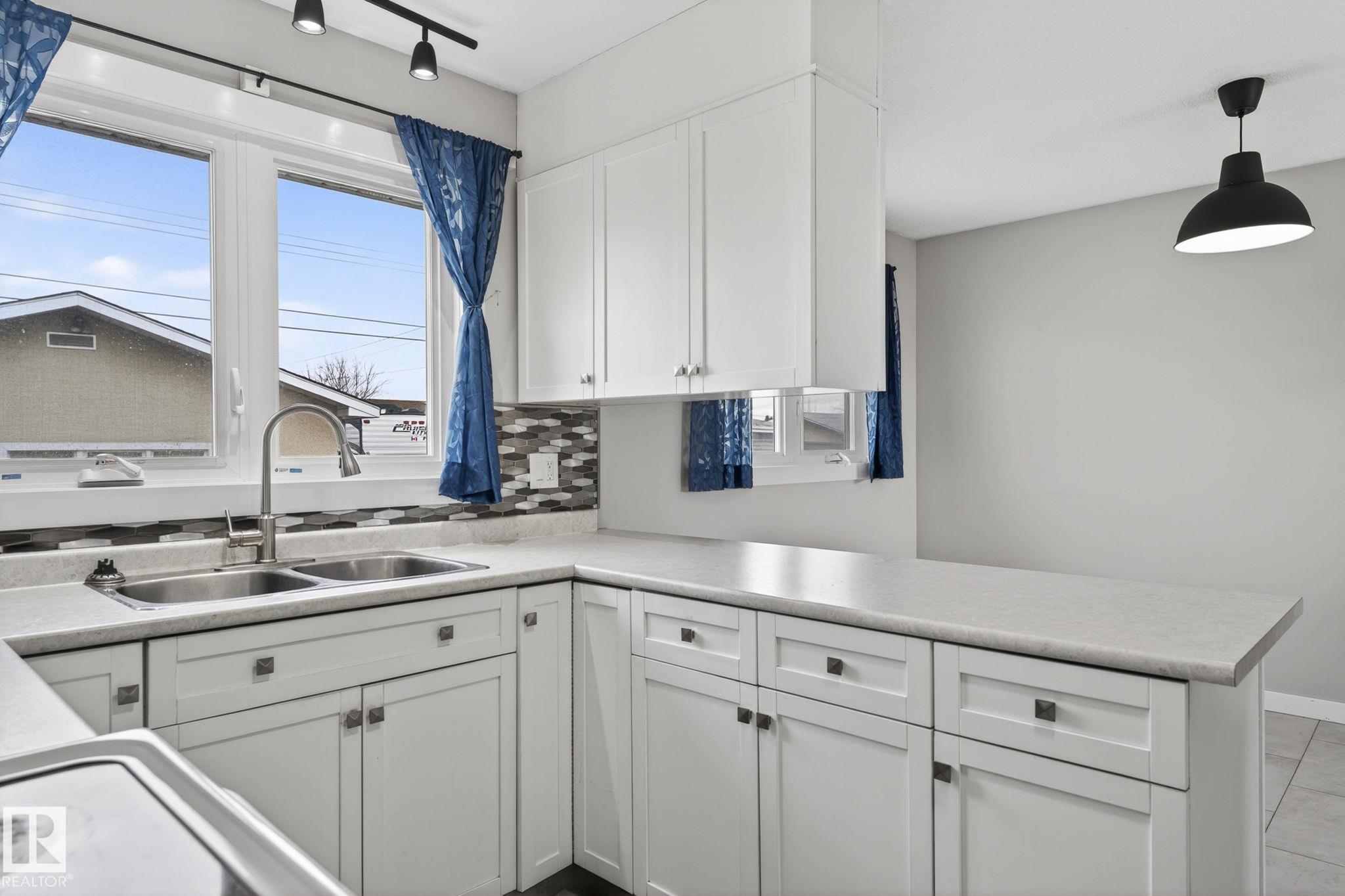 Photo 13 at 12404 50 Street NW, Newton, Edmonton