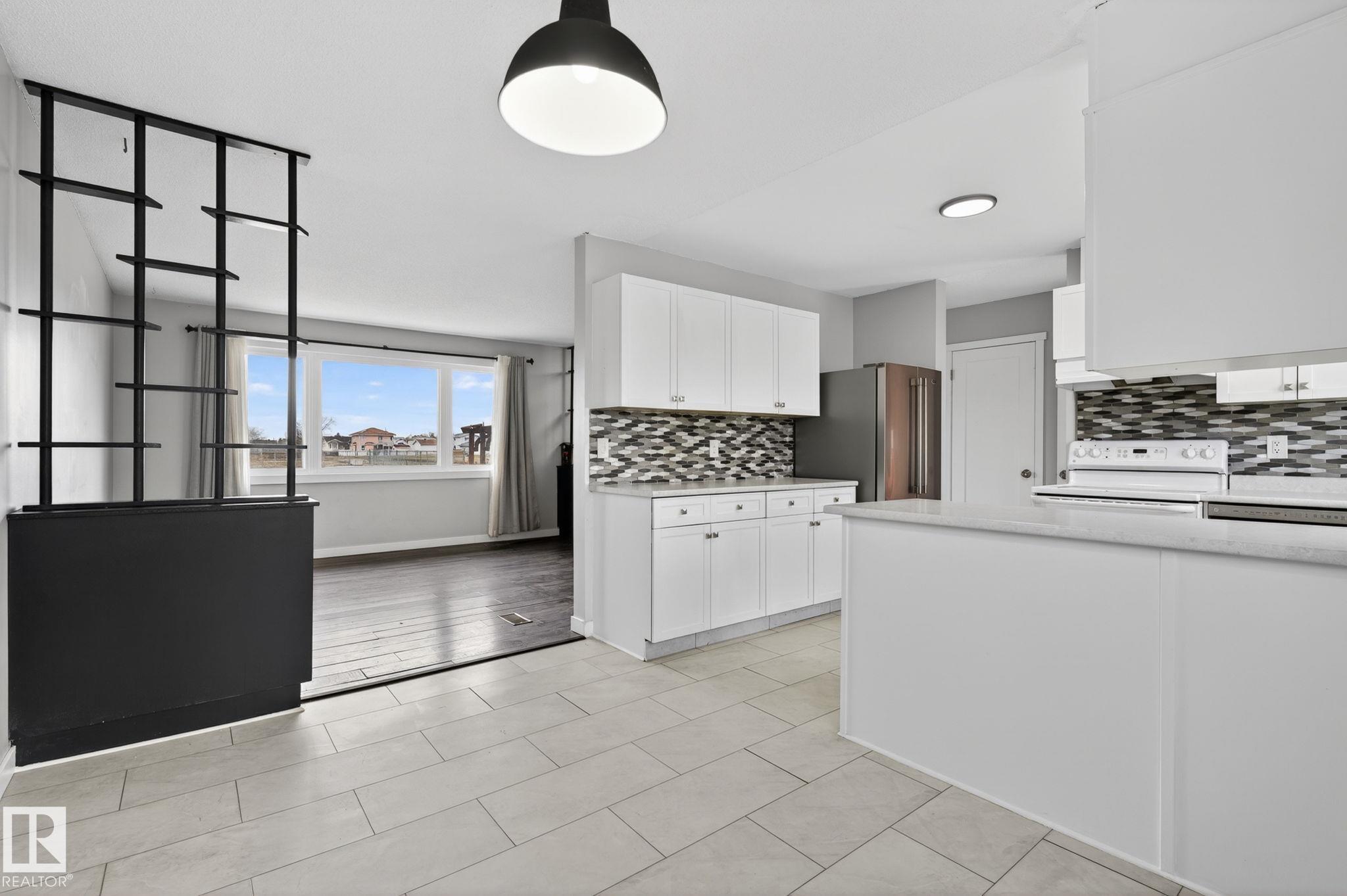 Photo 16 at 12404 50 Street NW, Newton, Edmonton