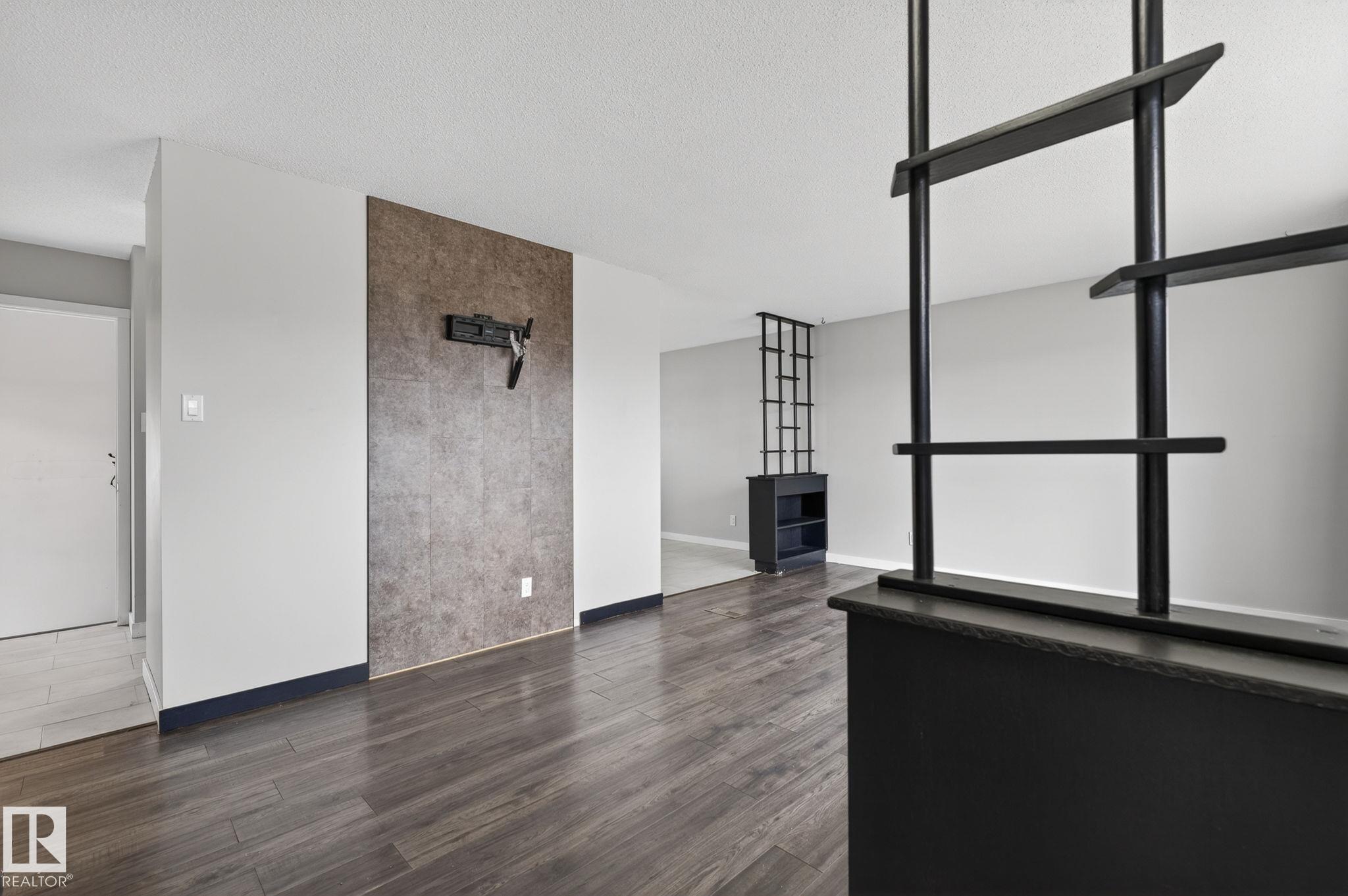 12404 50 Street NW, Newton, Edmonton