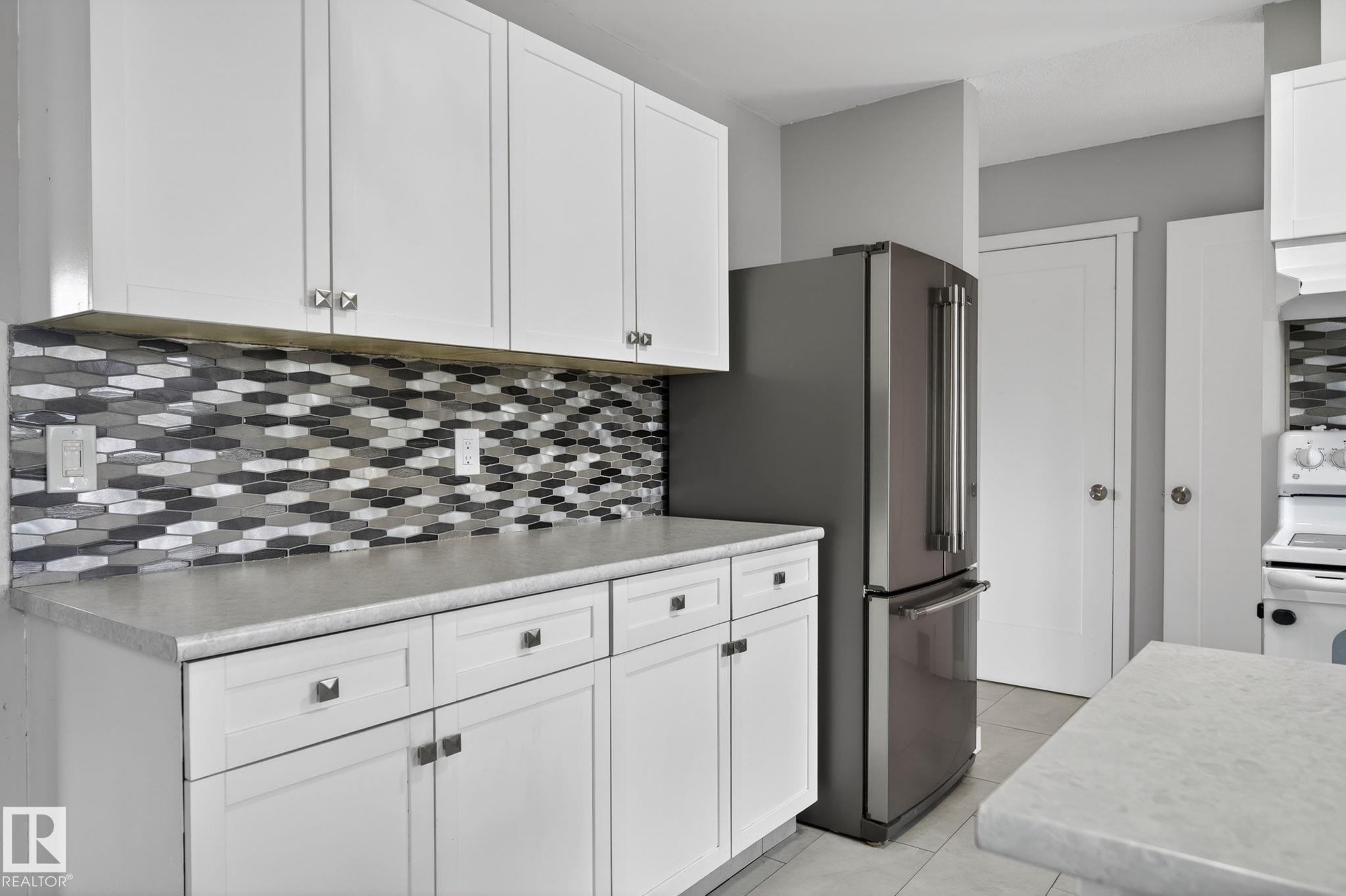 Photo 9 at 12404 50 Street NW, Newton, Edmonton