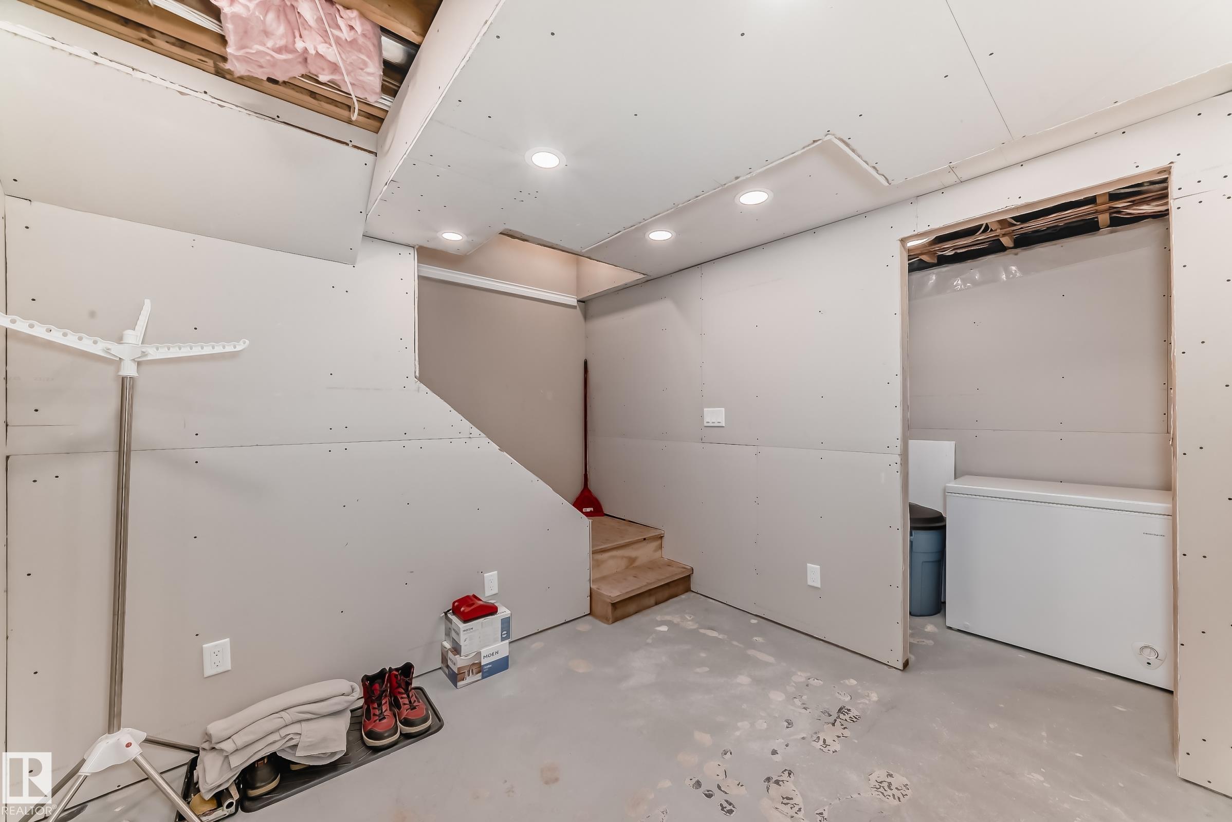 Photo 32 at 3207 139 Avenue NW, Hairsine, Edmonton