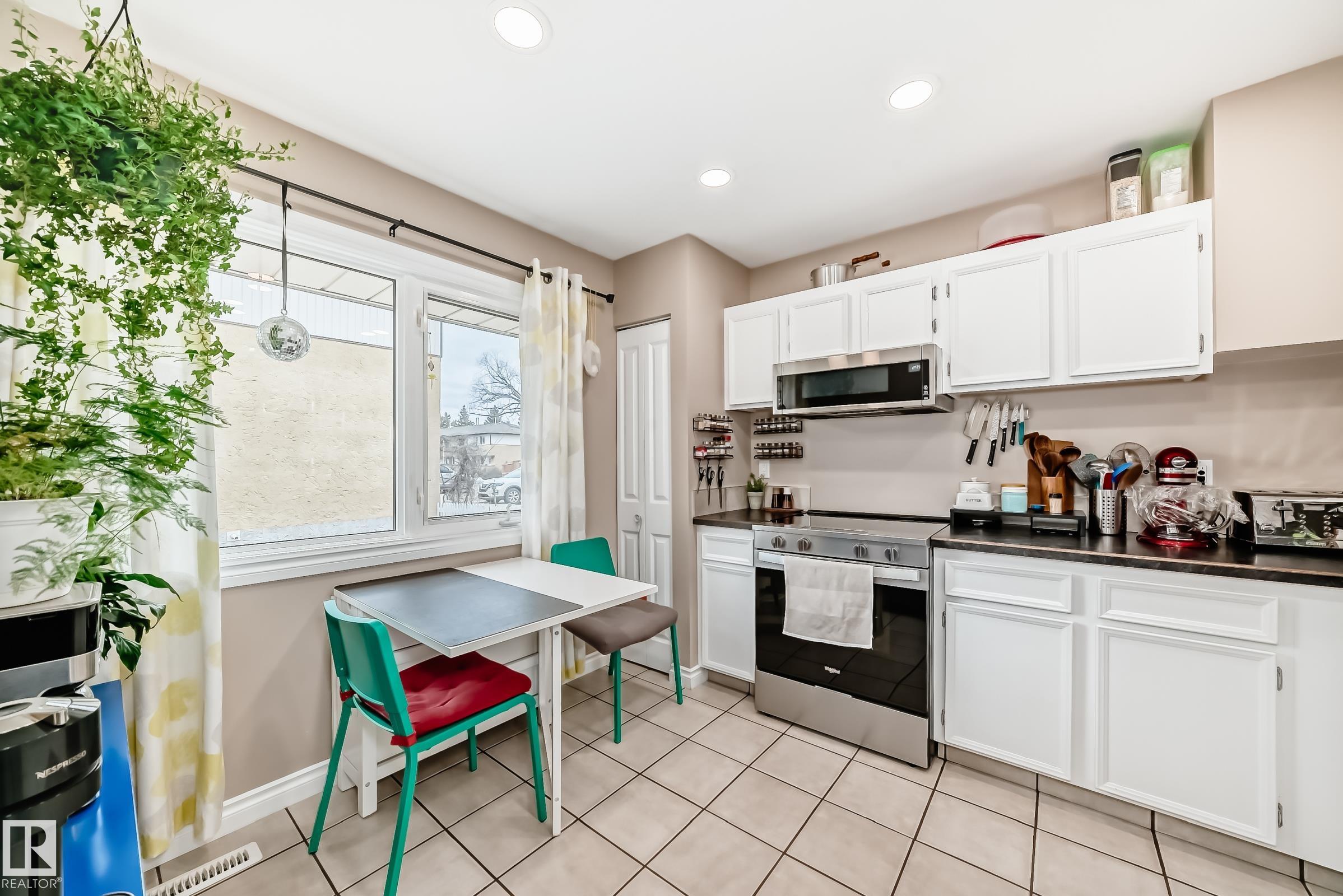 Photo 9 at 3207 139 Avenue NW, Hairsine, Edmonton