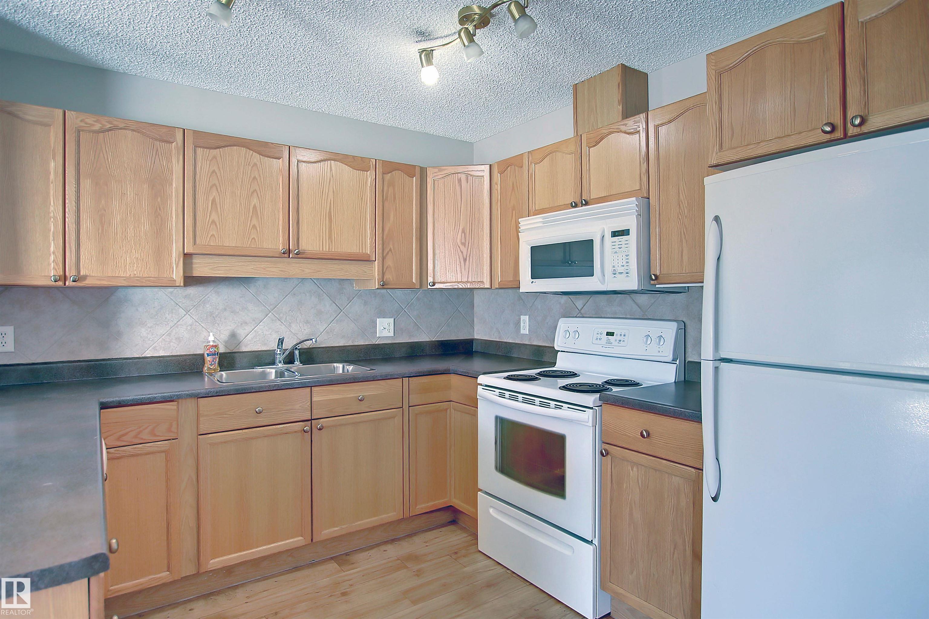 8129 7 Avenue SW, Ellerslie, Edmonton