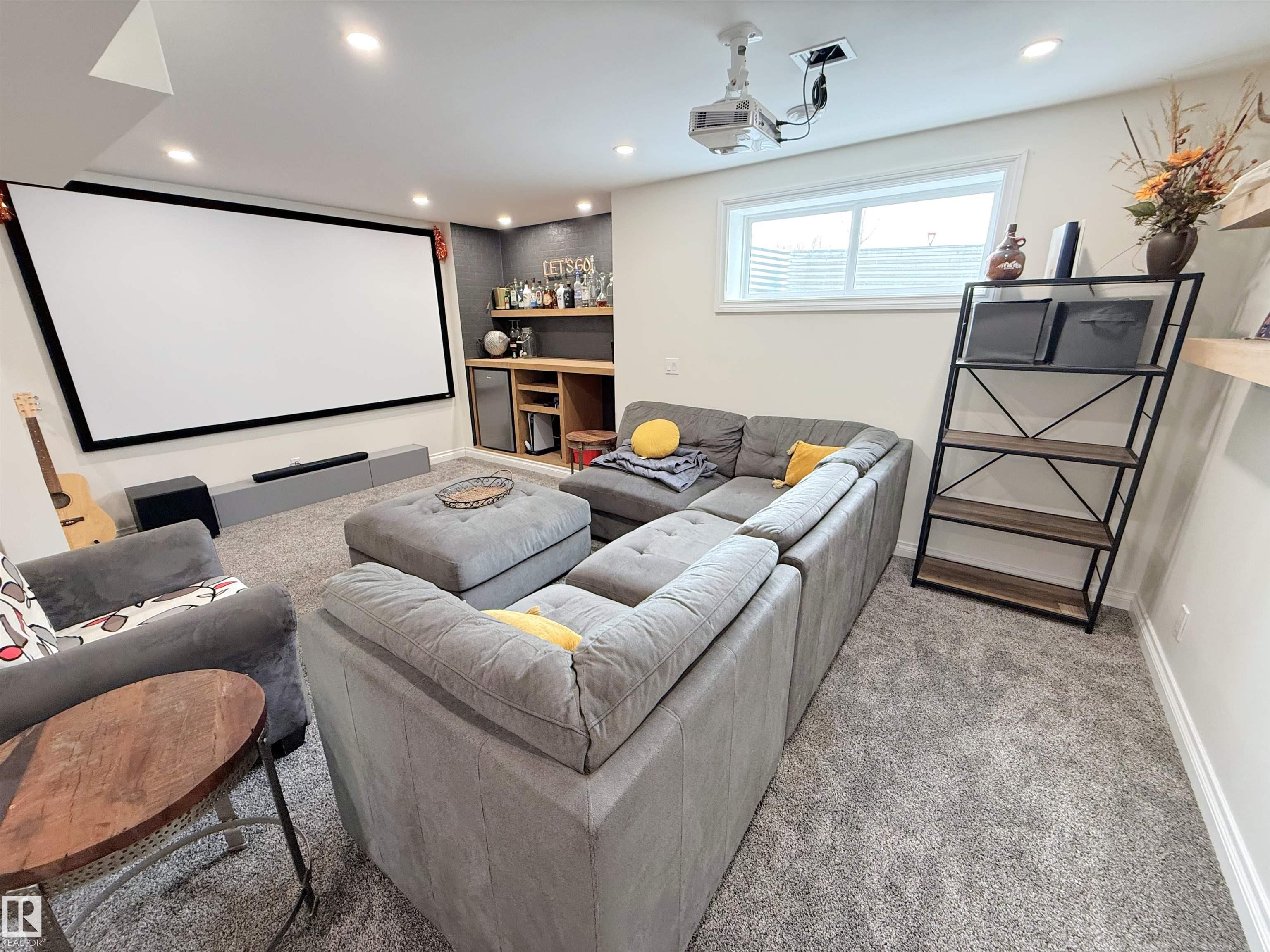 https://zimg.paragon.ice.com/ParagonImages/Property/PM/RAE/225397099/30/0/0/152ba8d84a8de441ec1d514b541e2e74/1/d08b83d4f48196f92373c023e21729ad/225397099-6ea9b7b2-476f-43a9-ab32-406672693086.JPG