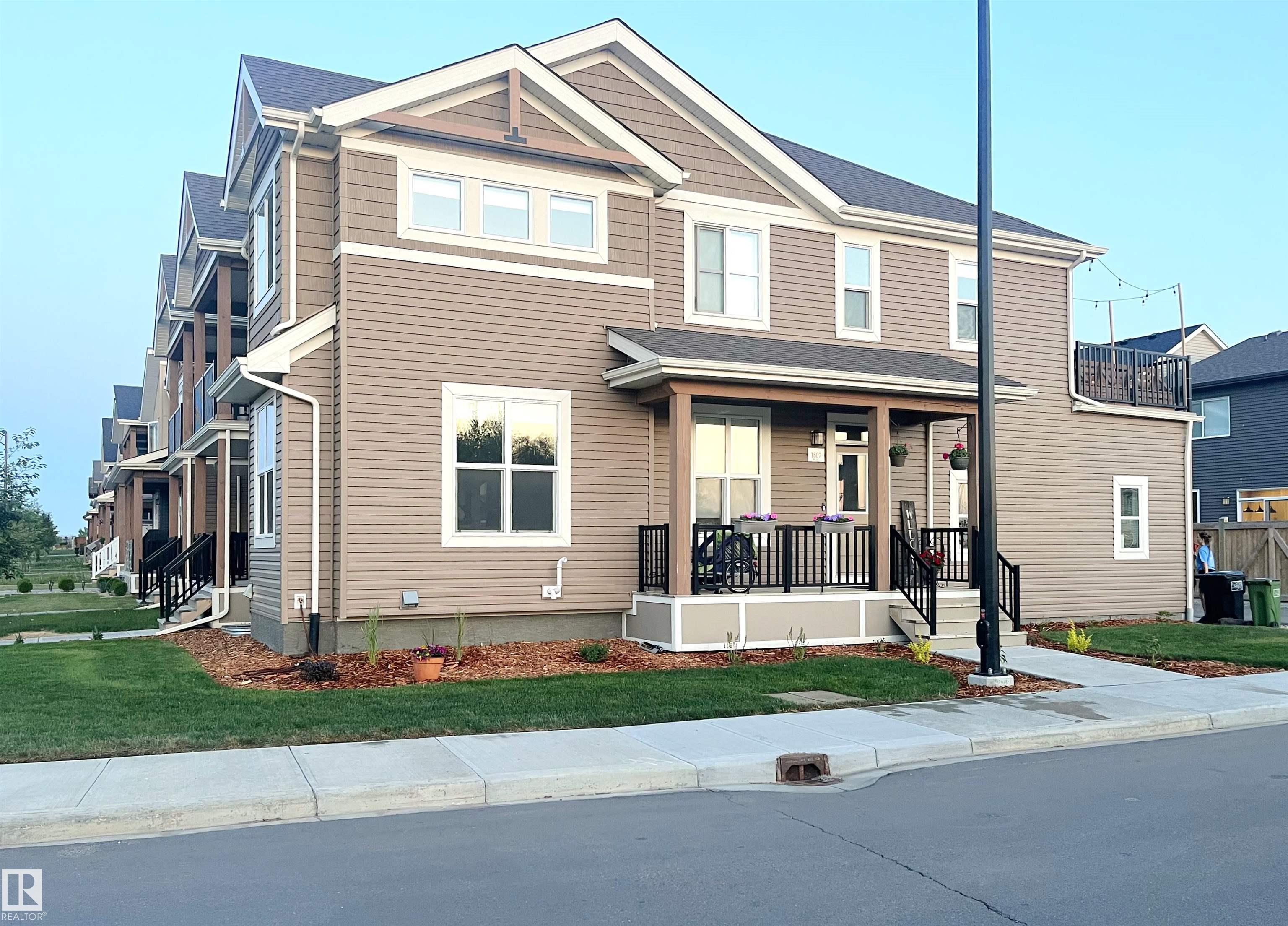 Photo 6 at 1807 202 Street NW, Stillwater, Edmonton