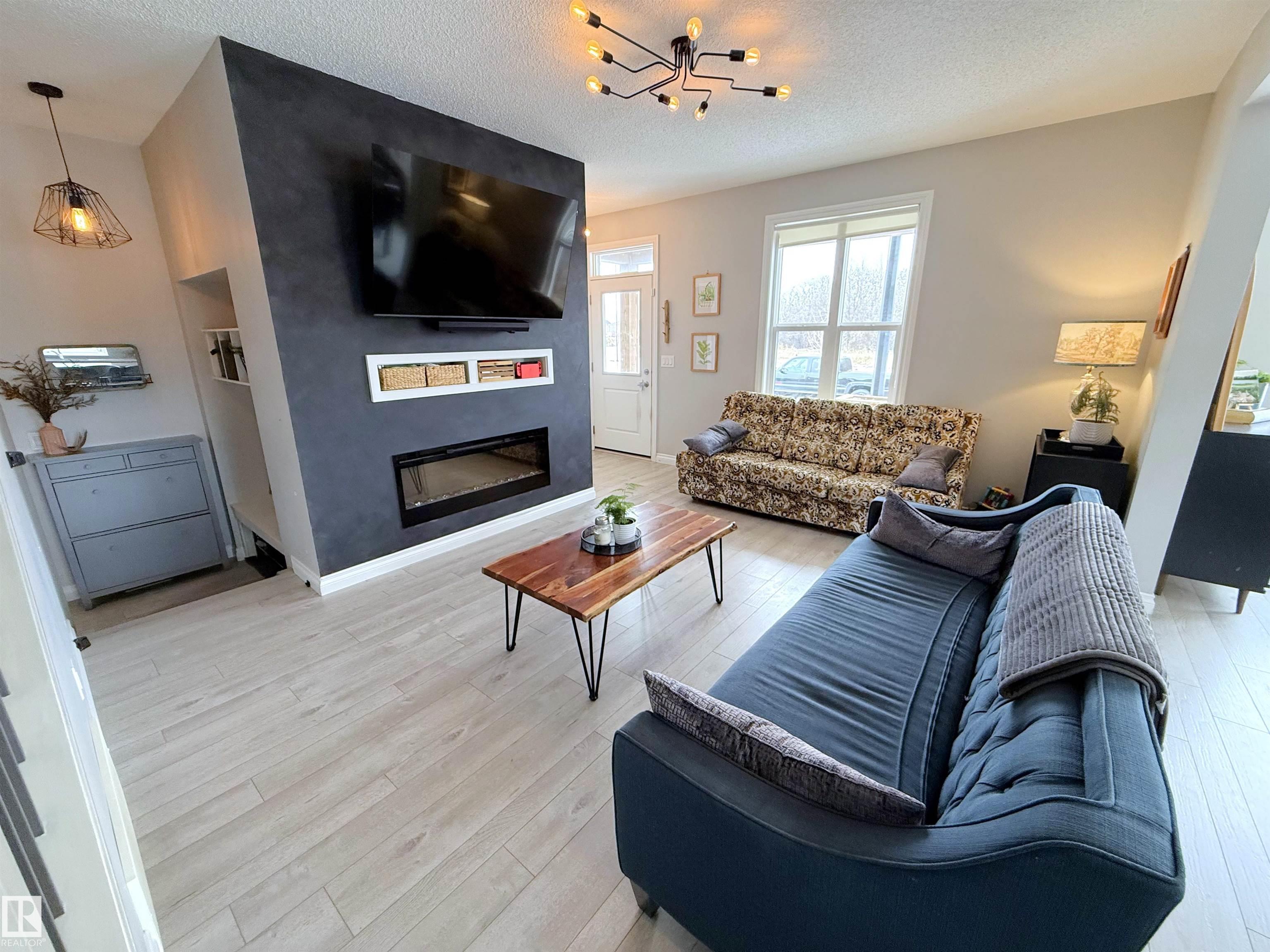 Photo 10 at 1807 202 Street NW, Stillwater, Edmonton