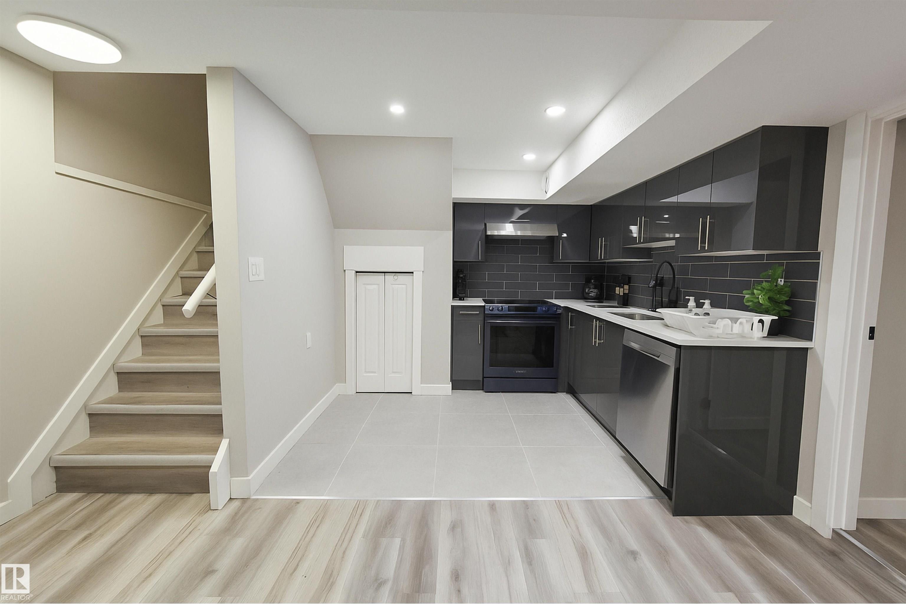 Photo 28 at 4203 83 Street NW, Tweddle Place, Edmonton