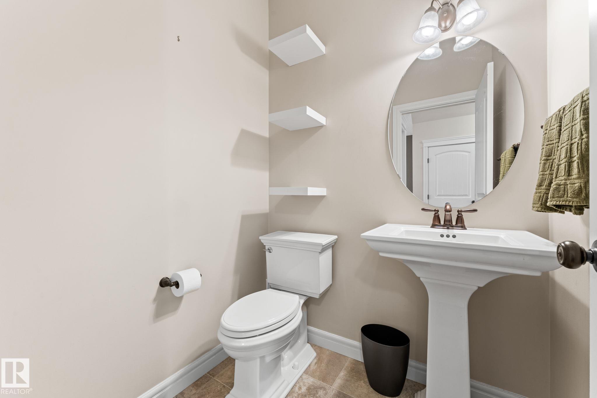 Photo 7 at 45 Meadowview Court, McLaughlin, Spruce Grove