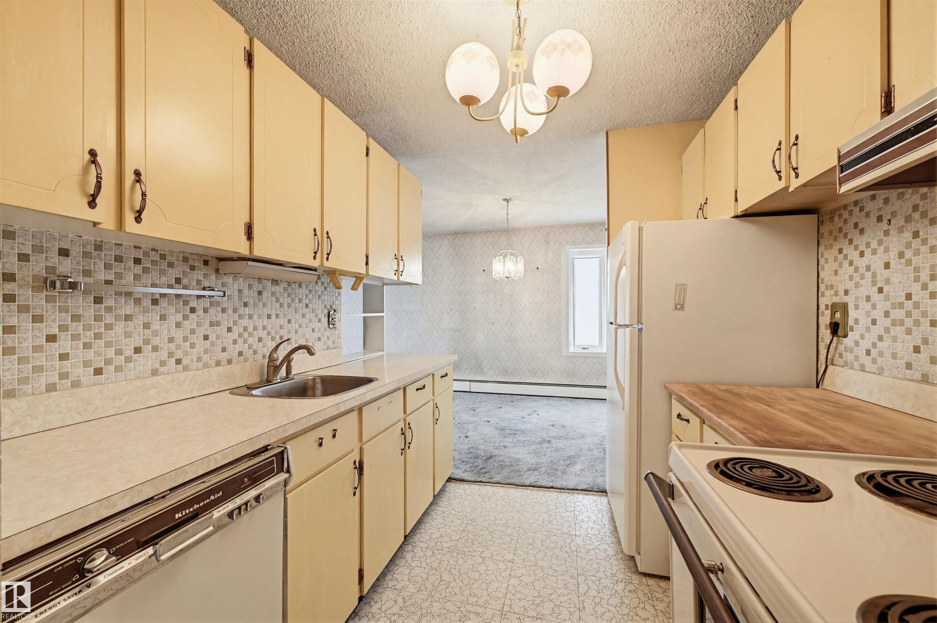 Photo 15 at 701 - 10135 116 Street NW, Wîhkwêntôwin, Edmonton