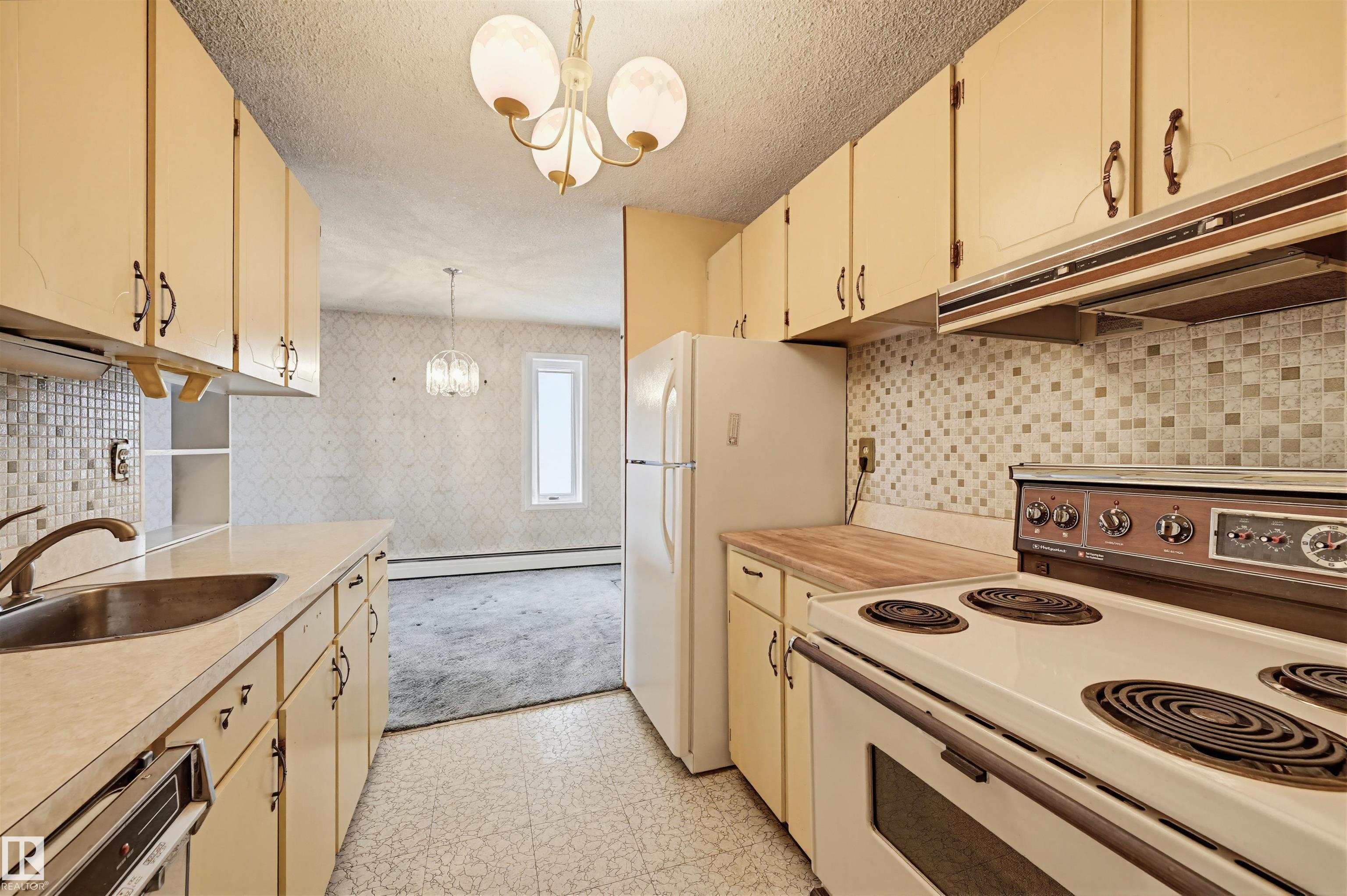 Photo 16 at 701 - 10135 116 Street NW, Wîhkwêntôwin, Edmonton