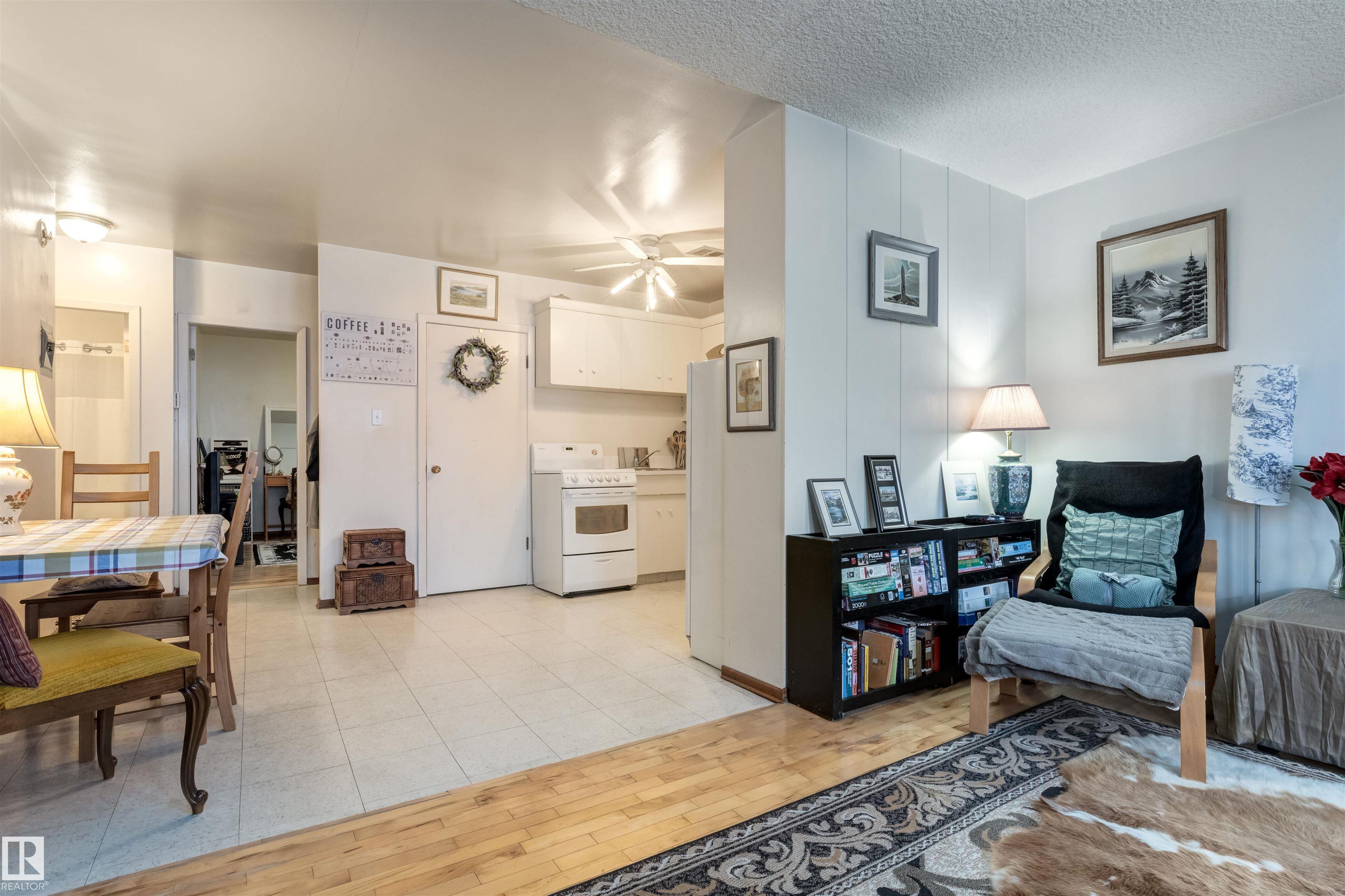 Photo 11 at 33 - 10230 122 Street NW, Wîhkwêntôwin, Edmonton