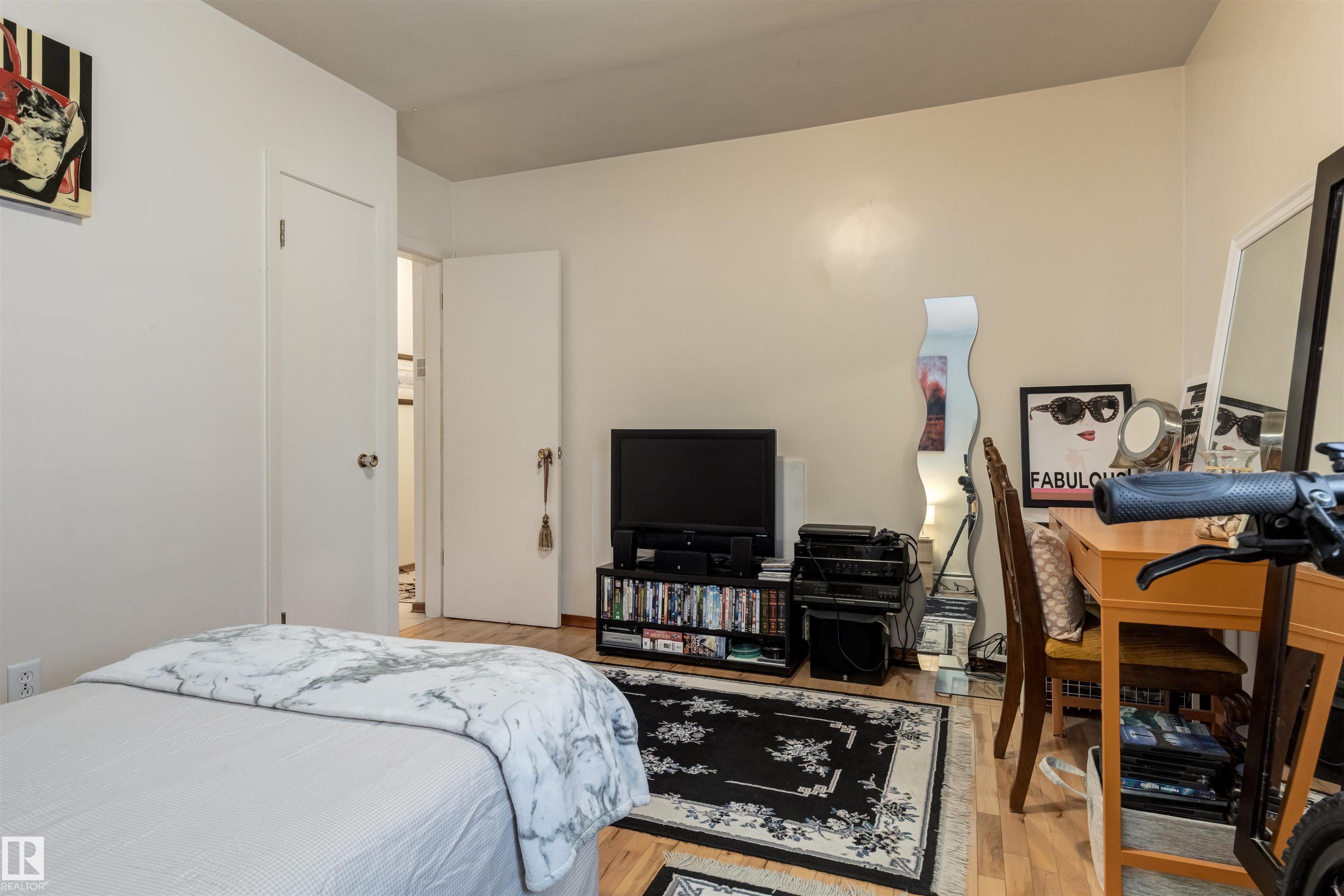 Photo 16 at 33 - 10230 122 Street NW, Wîhkwêntôwin, Edmonton