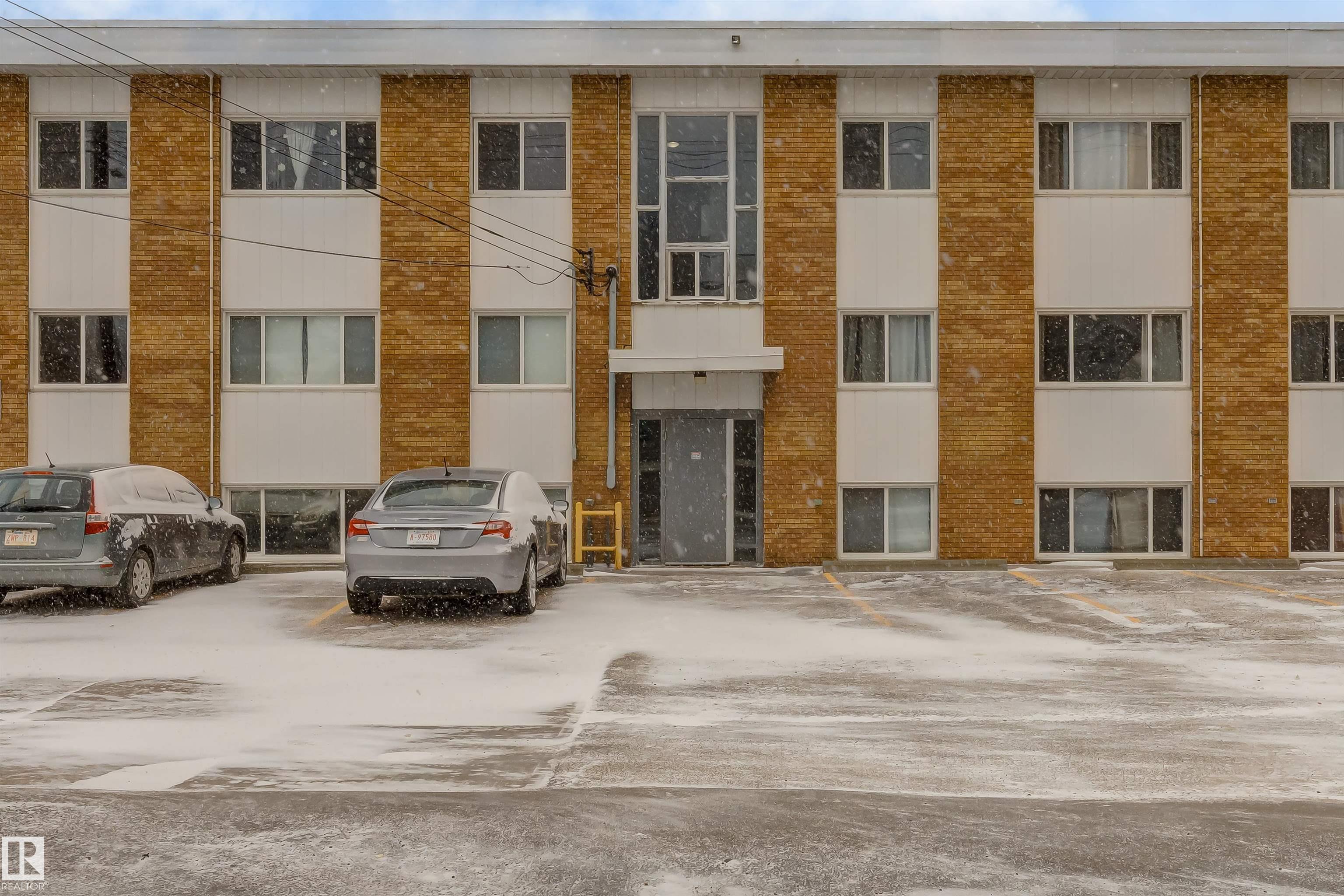 Photo 22 at 33 - 10230 122 Street NW, Wîhkwêntôwin, Edmonton