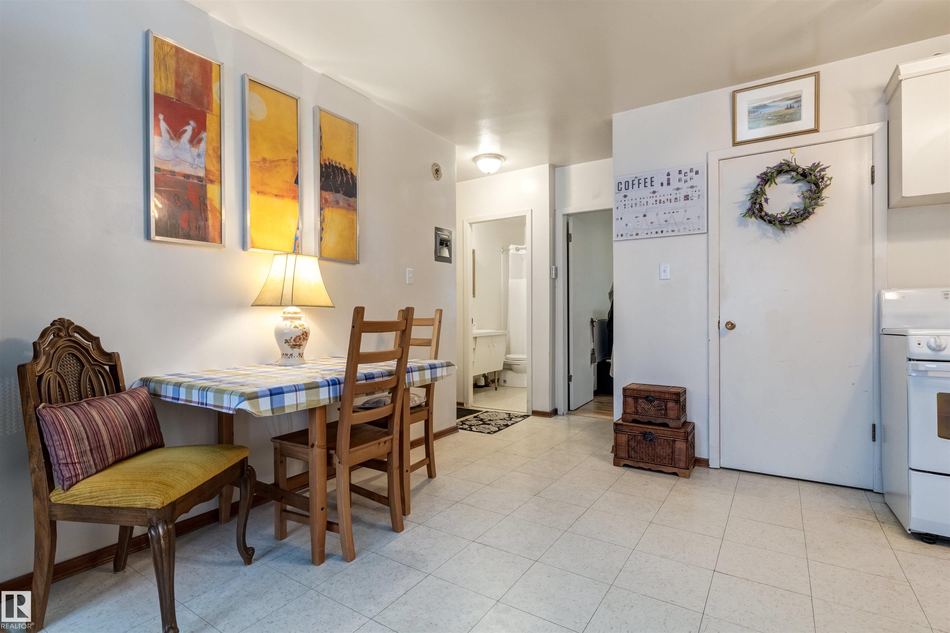 Photo 10 at 33 - 10230 122 Street NW, Wîhkwêntôwin, Edmonton