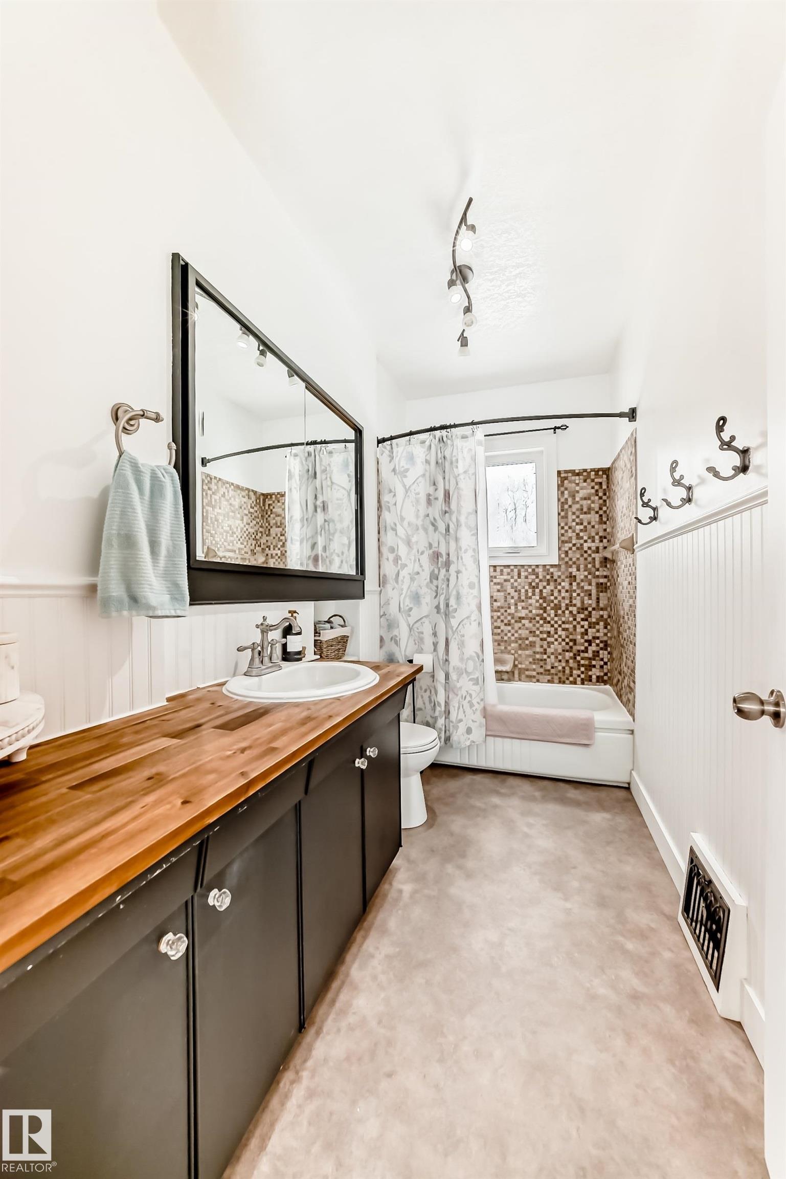 Photo 32 at 24523 Twp Road 582, None, Rural Sturgeon County