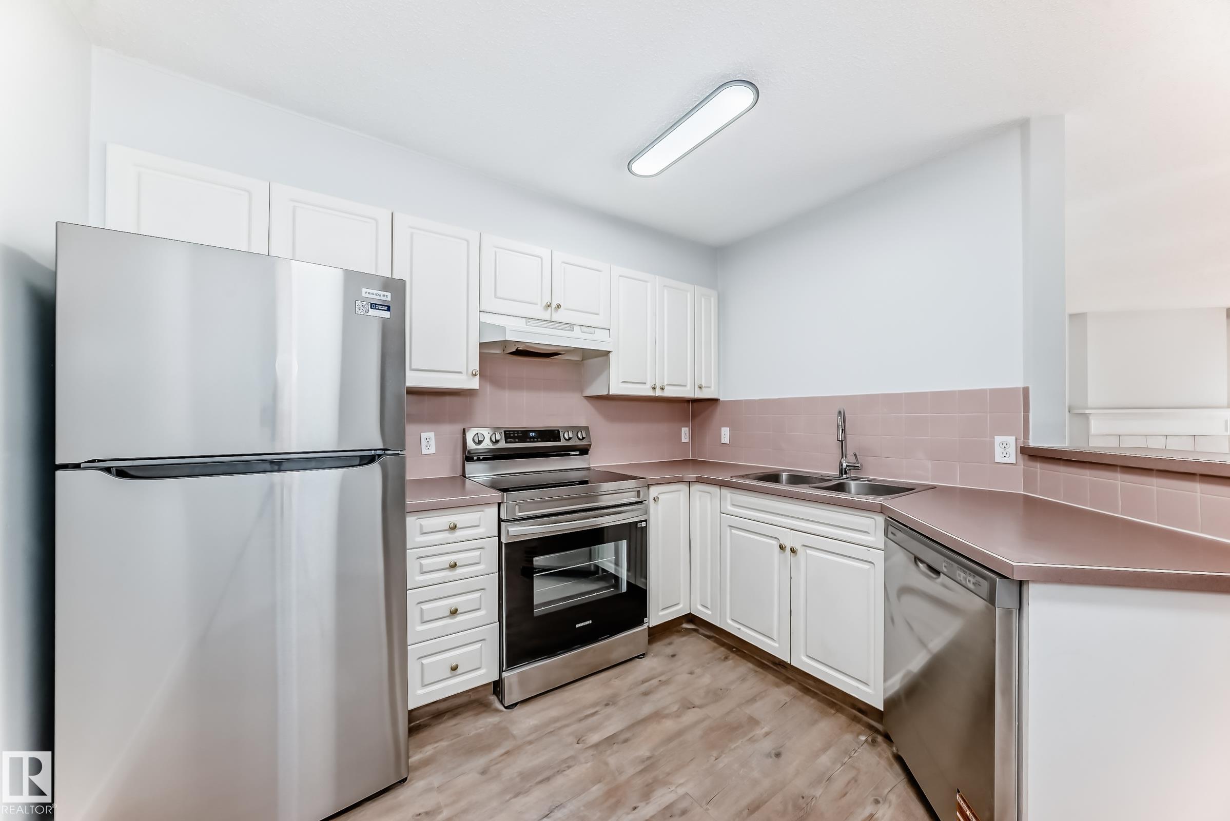 Photo 15 at 112 - 11716 100 Avenue NW, Wîhkwêntôwin, Edmonton