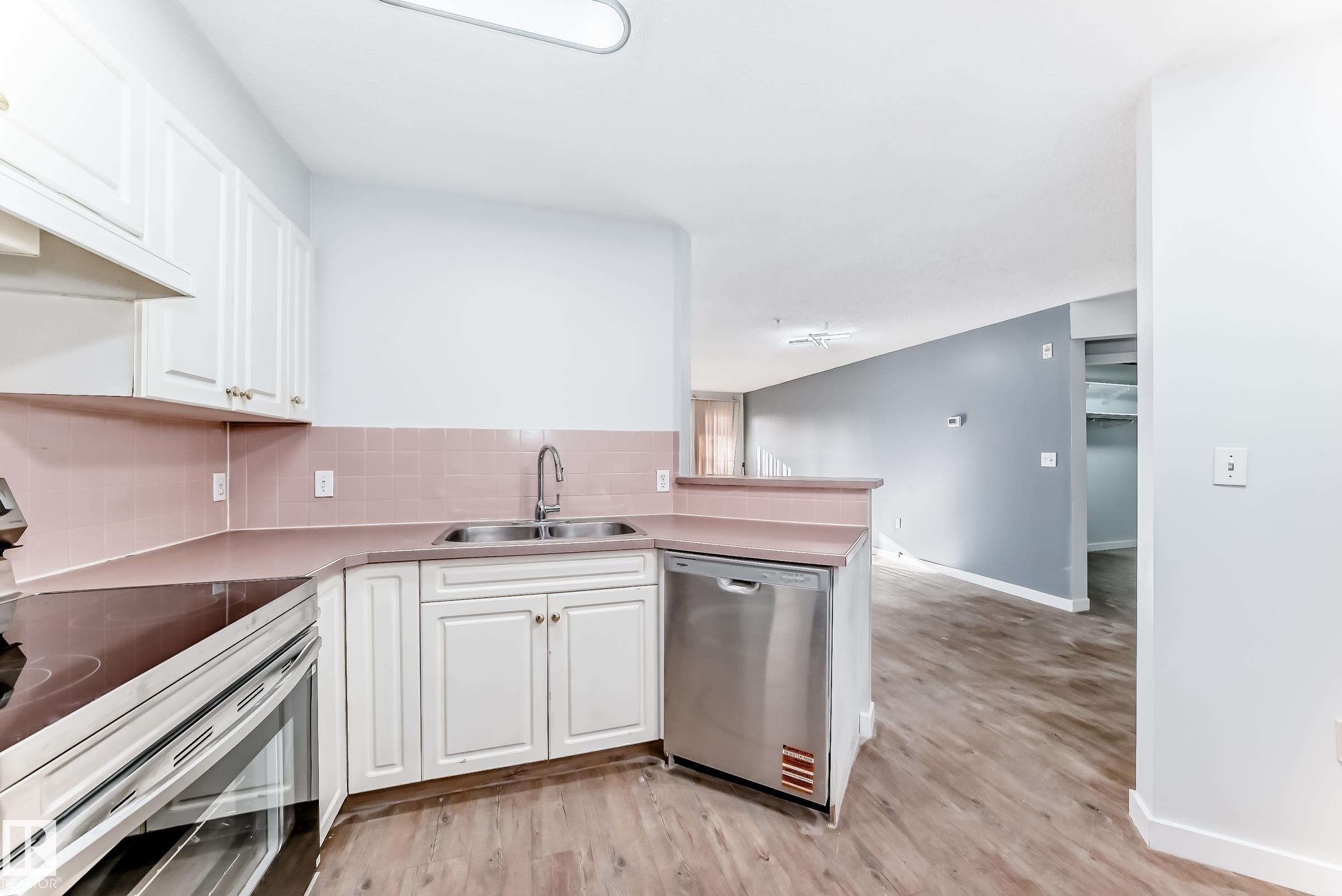 Photo 17 at 112 - 11716 100 Avenue NW, Wîhkwêntôwin, Edmonton