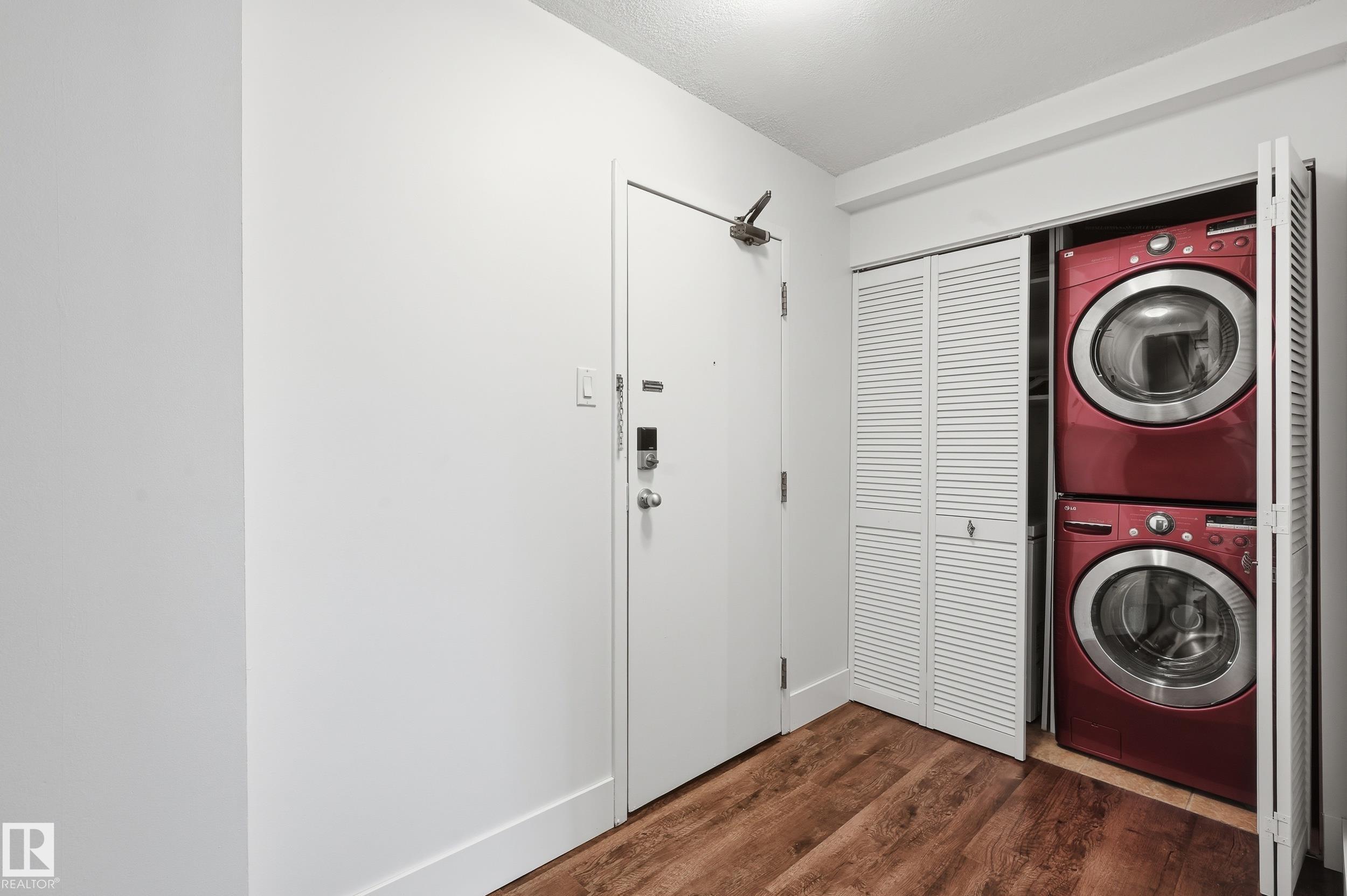 Photo 8 at 1003 - 9929 113 Street NW, Wîhkwêntôwin, Edmonton