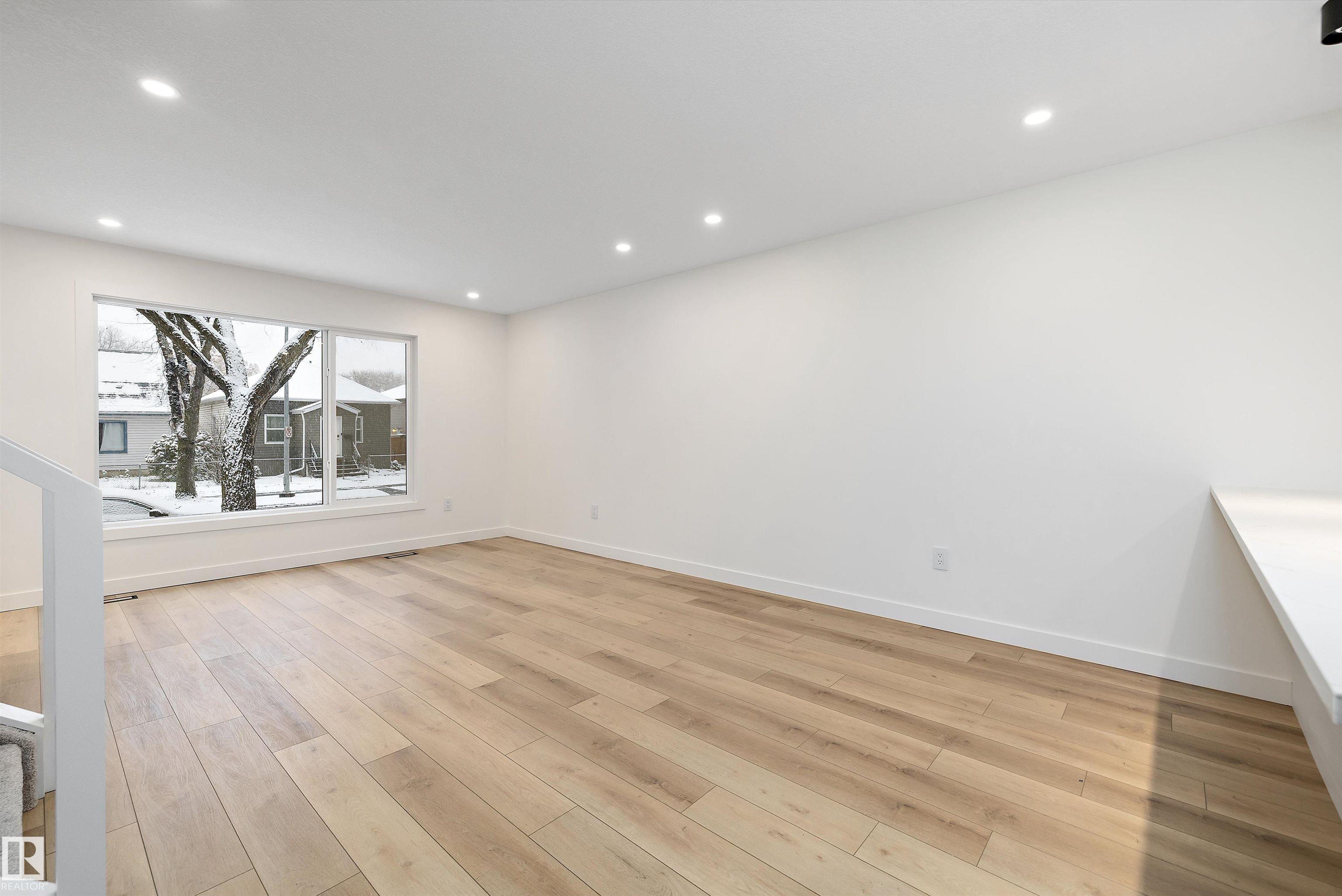 Photo 32 at 11418 96 Street NW, Alberta Avenue, Edmonton