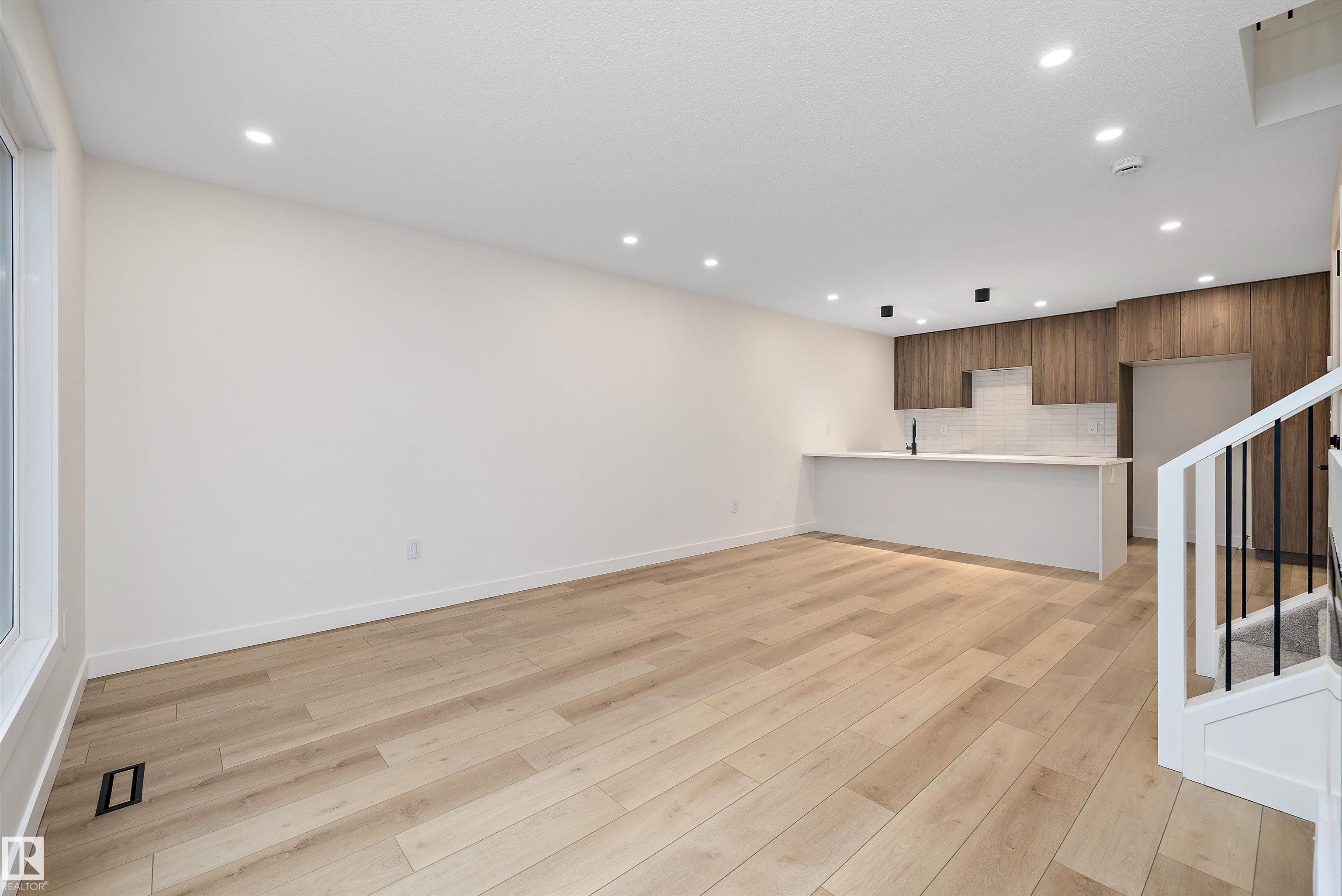 Photo 27 at 11918 93 Street NW, Alberta Avenue, Edmonton