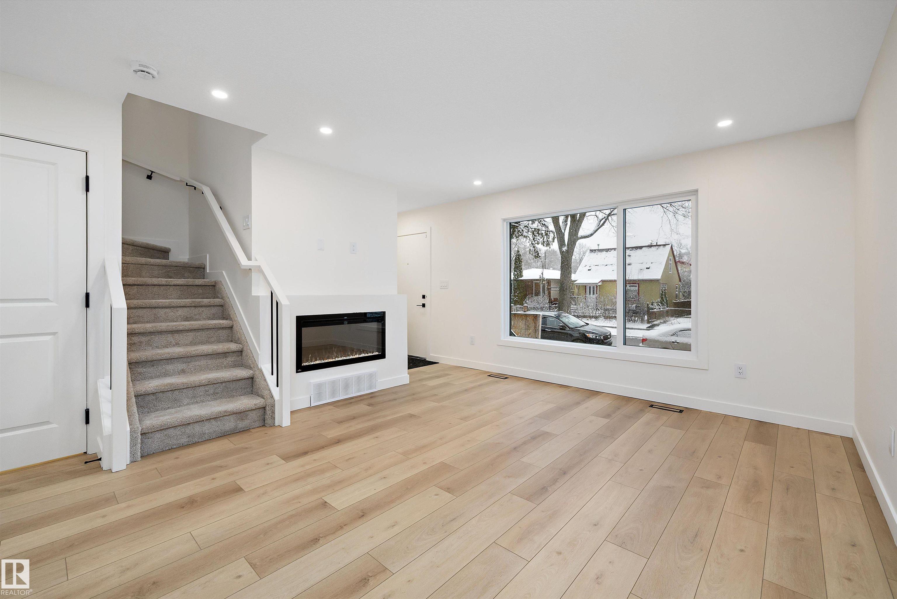 Photo 29 at 11918 93 Street NW, Alberta Avenue, Edmonton