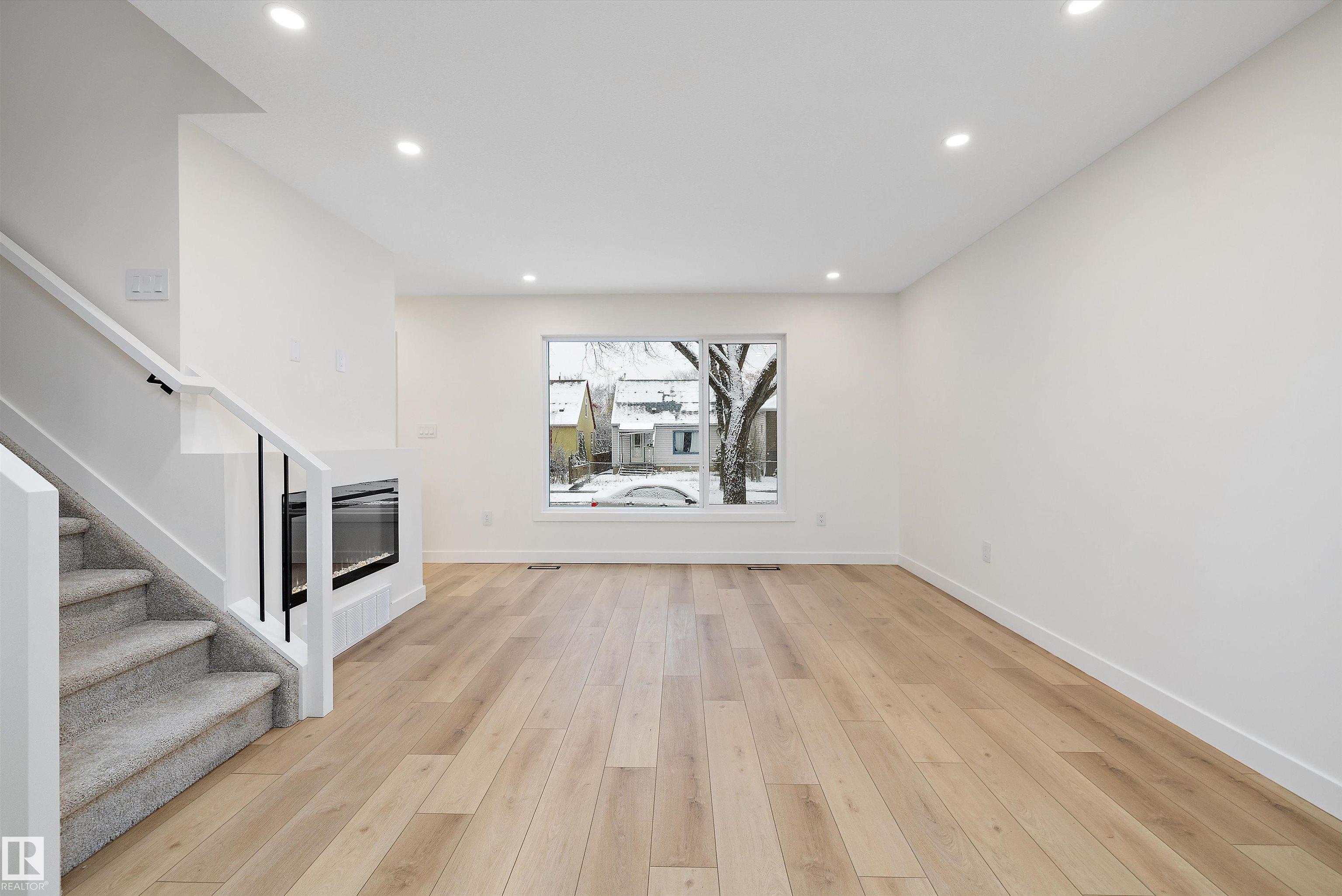 Photo 30 at 11918 93 Street NW, Alberta Avenue, Edmonton