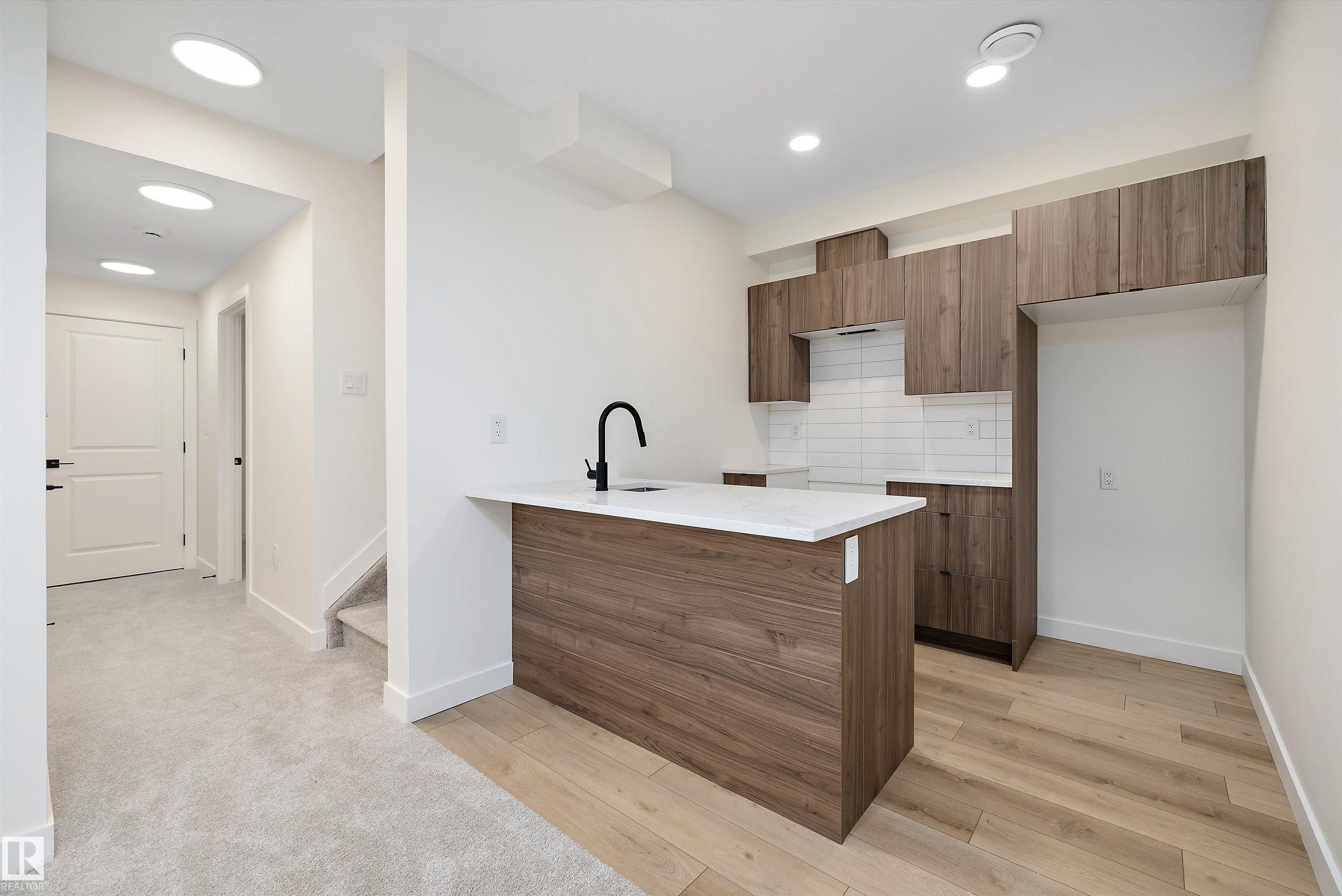 Photo 8 at 11918 93 Street NW, Alberta Avenue, Edmonton