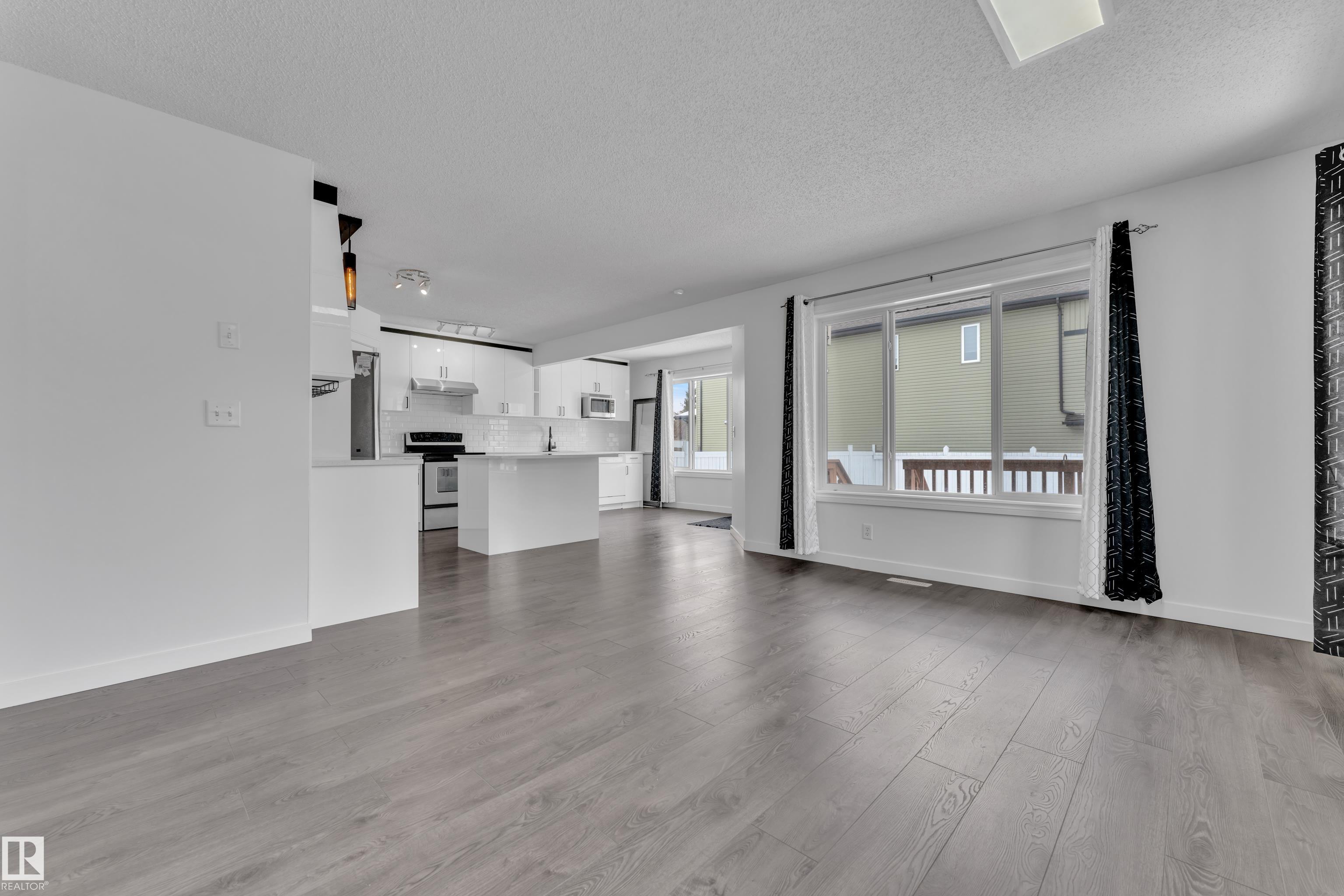 Photo 7 at 208 79 Street SW, Ellerslie, Edmonton