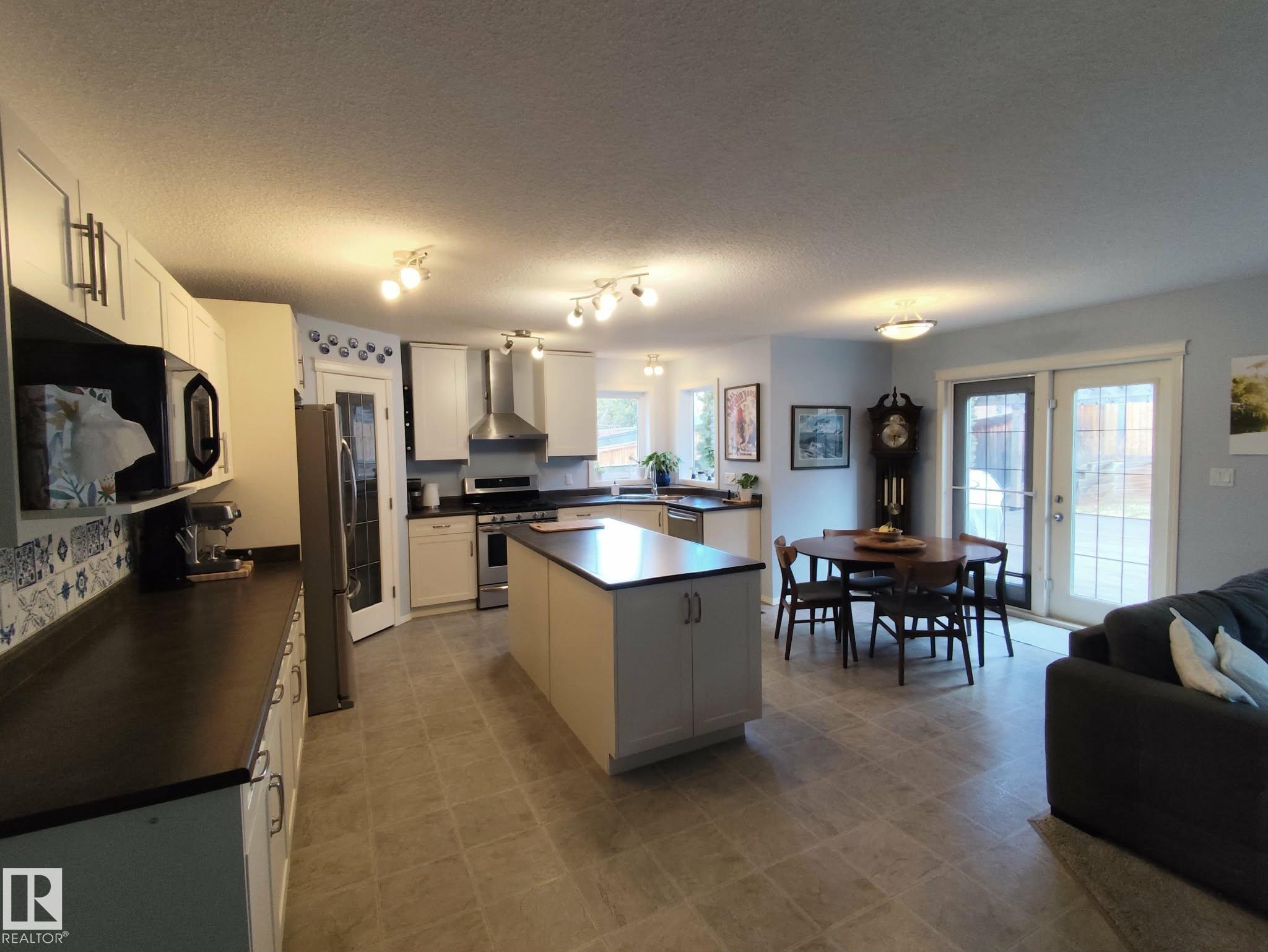 Photo 17 at 59 Rue Monette, Montalet, Beaumont