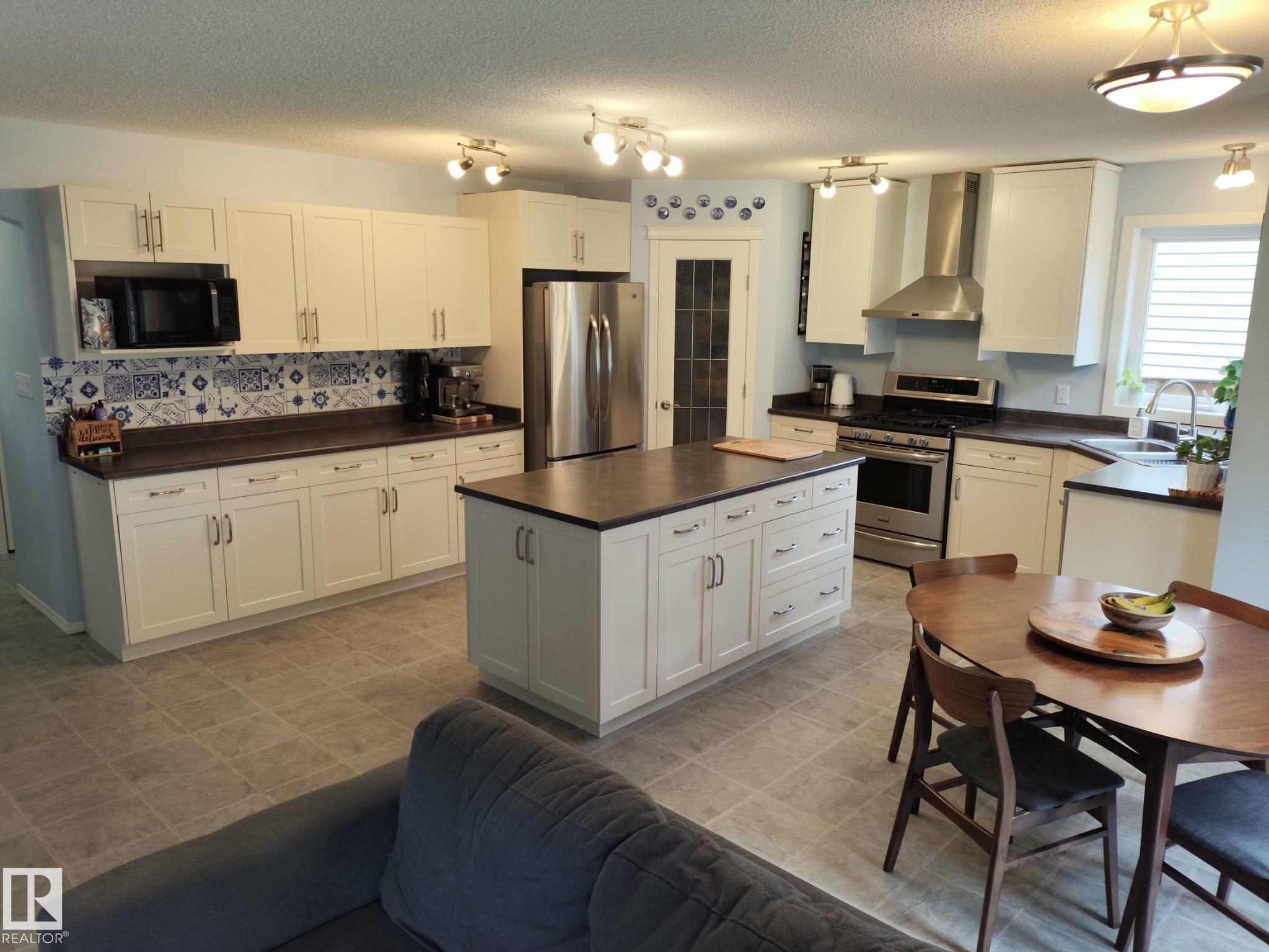 Photo 18 at 59 Rue Monette, Montalet, Beaumont