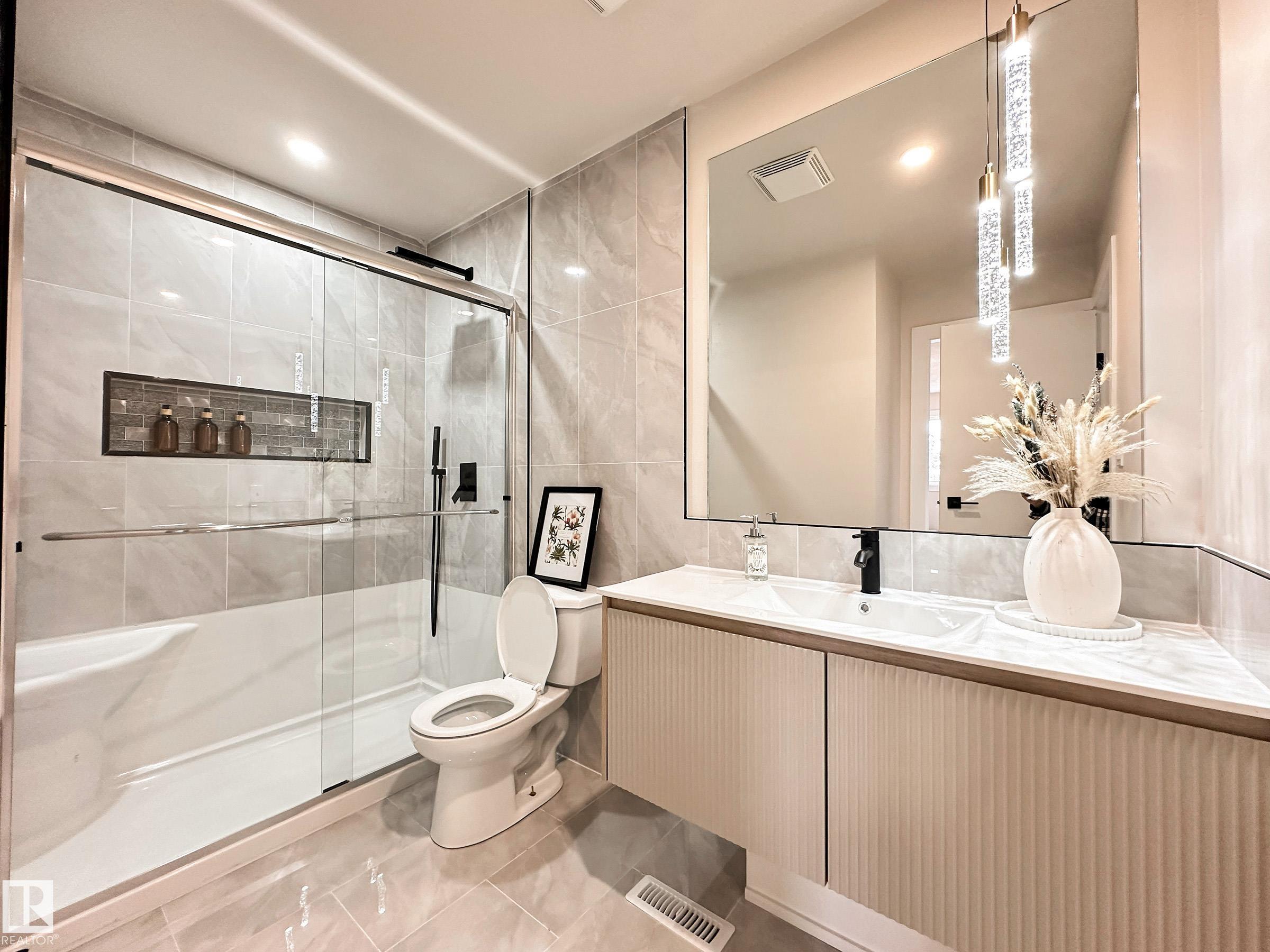 Photo 25 at 839 Erin Place NW, Thorncliffe, Edmonton