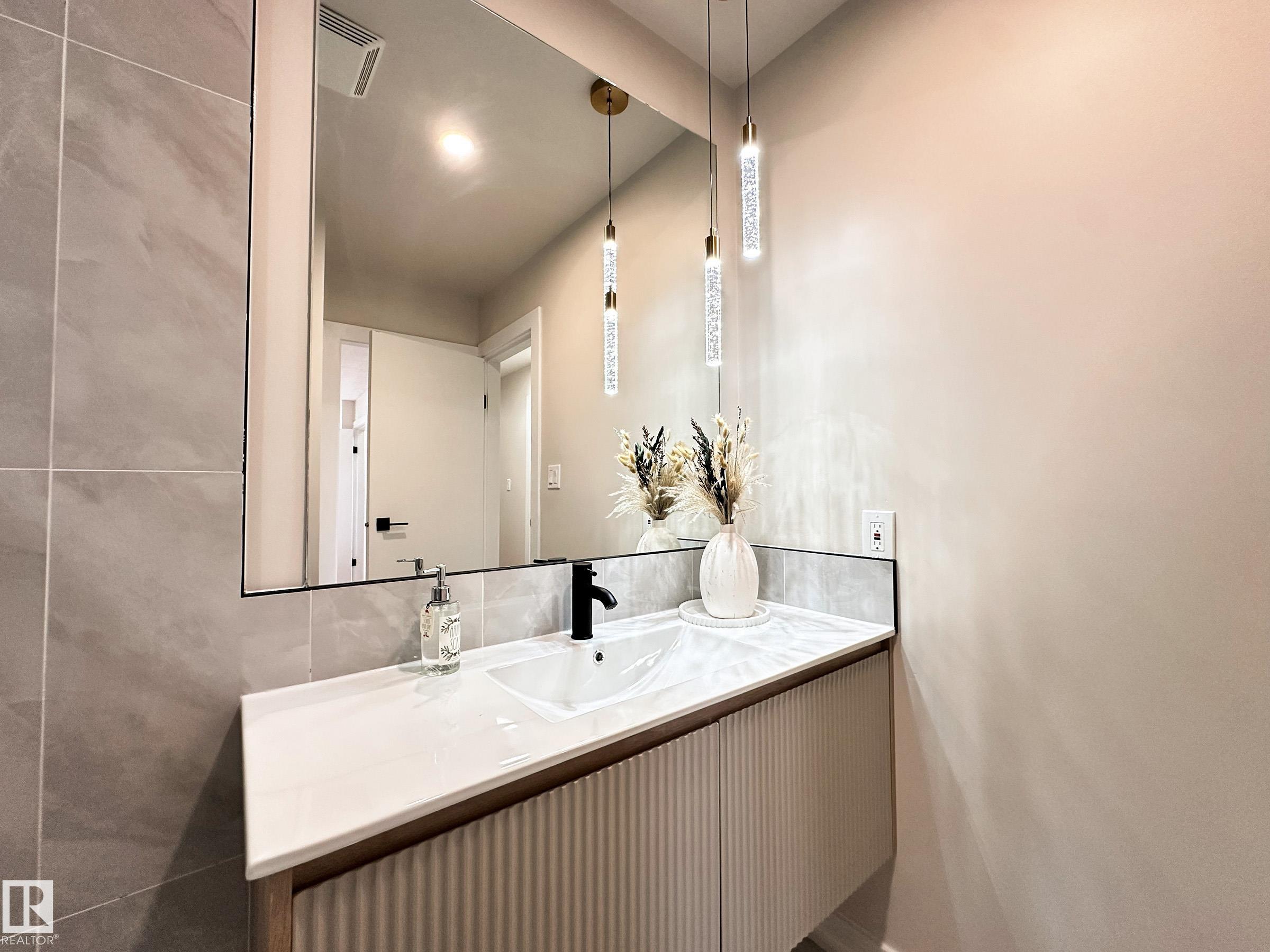 Photo 26 at 839 Erin Place NW, Thorncliffe, Edmonton