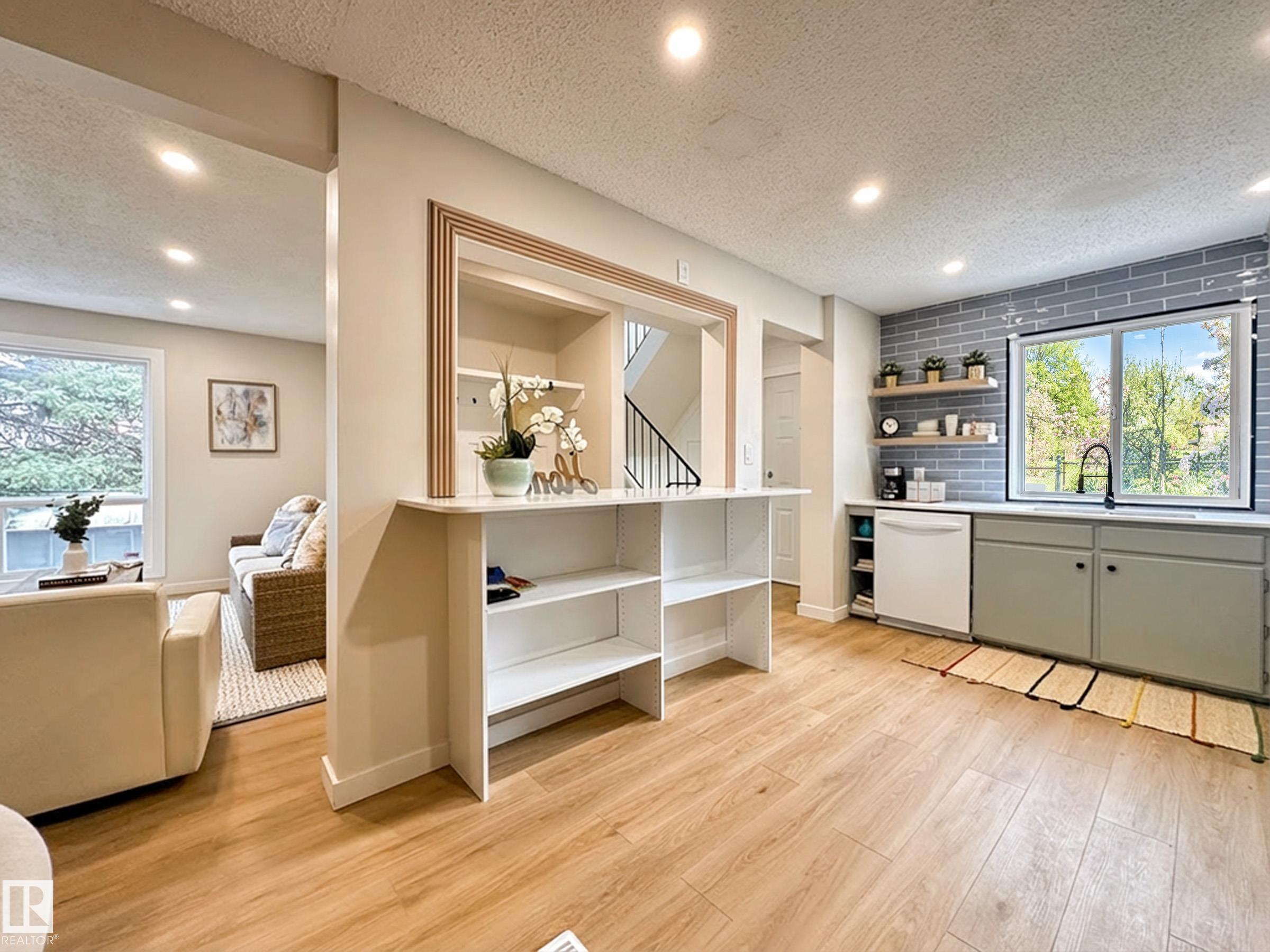 Photo 6 at 839 Erin Place NW, Thorncliffe, Edmonton