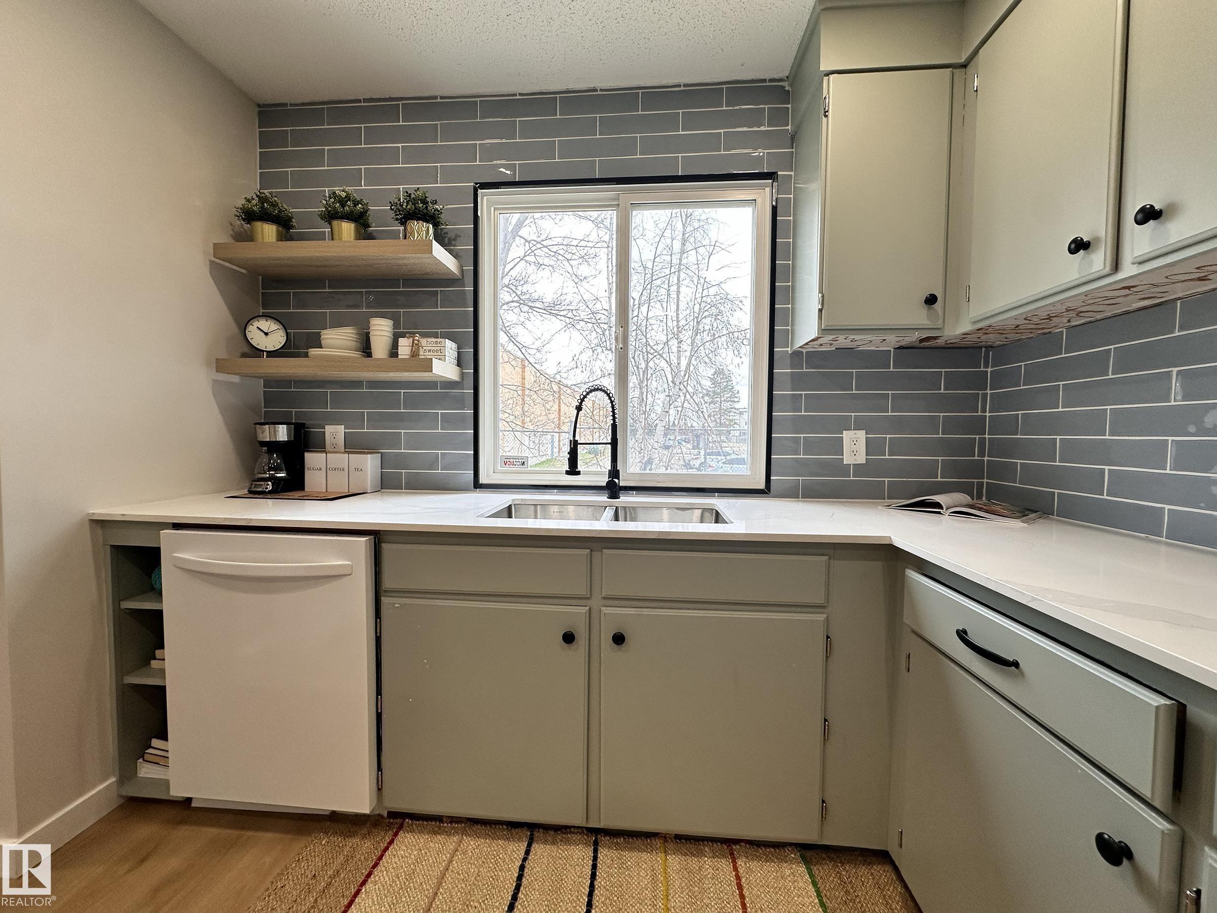 Photo 10 at 839 Erin Place NW, Thorncliffe, Edmonton