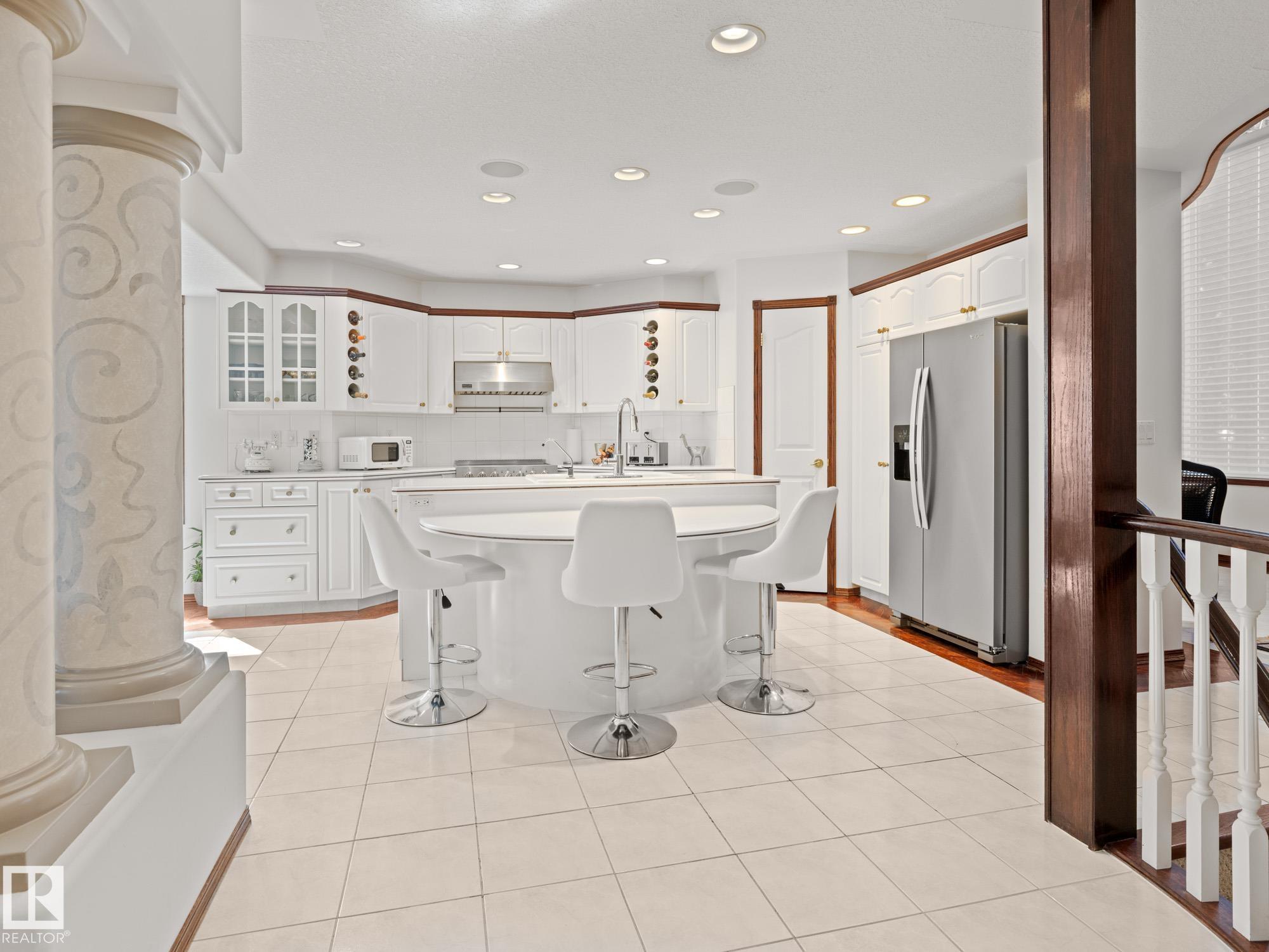 Photo 11 at 29 Oakdale Place, Oakmont, St. Albert