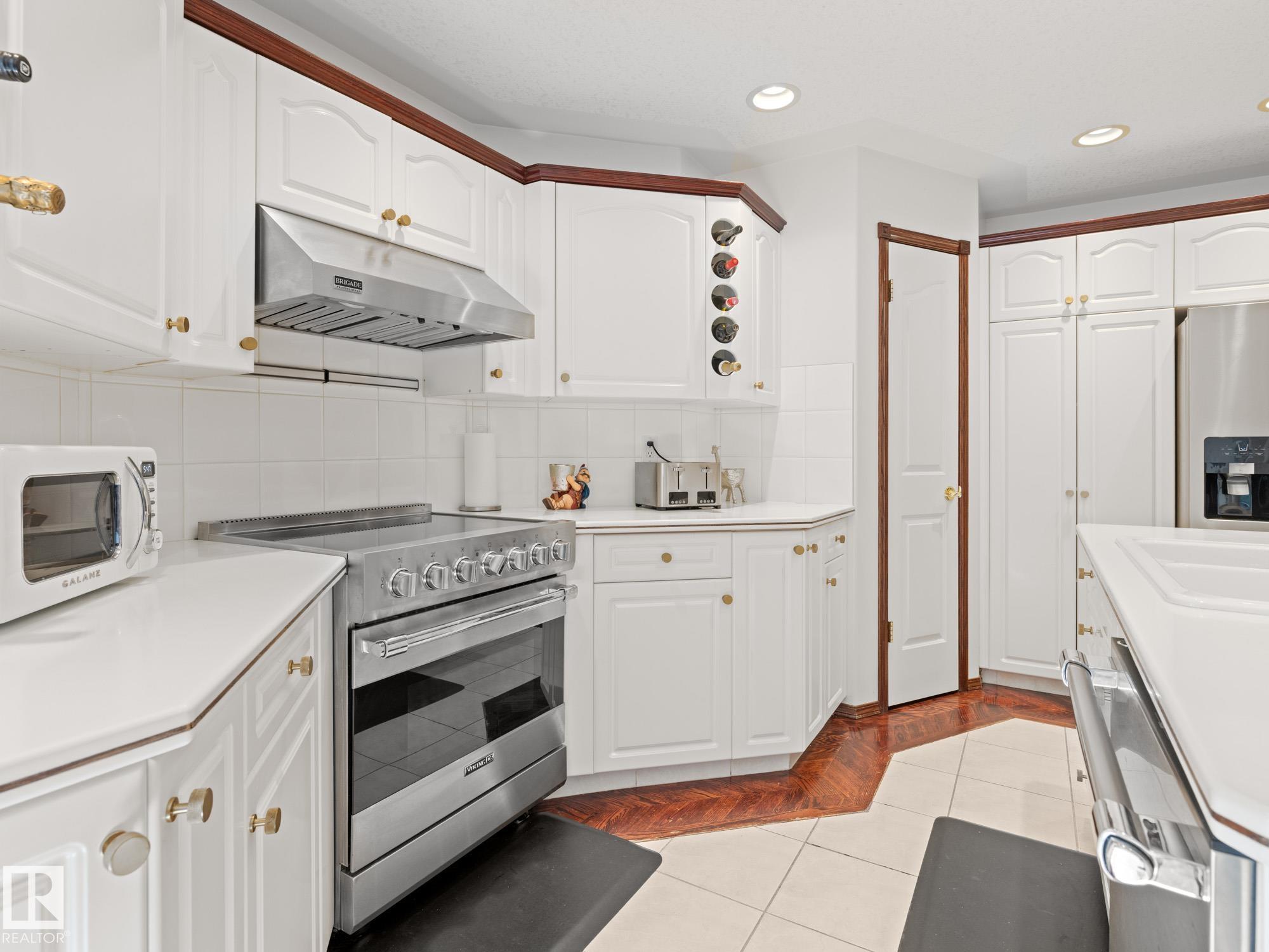 Photo 12 at 29 Oakdale Place, Oakmont, St. Albert